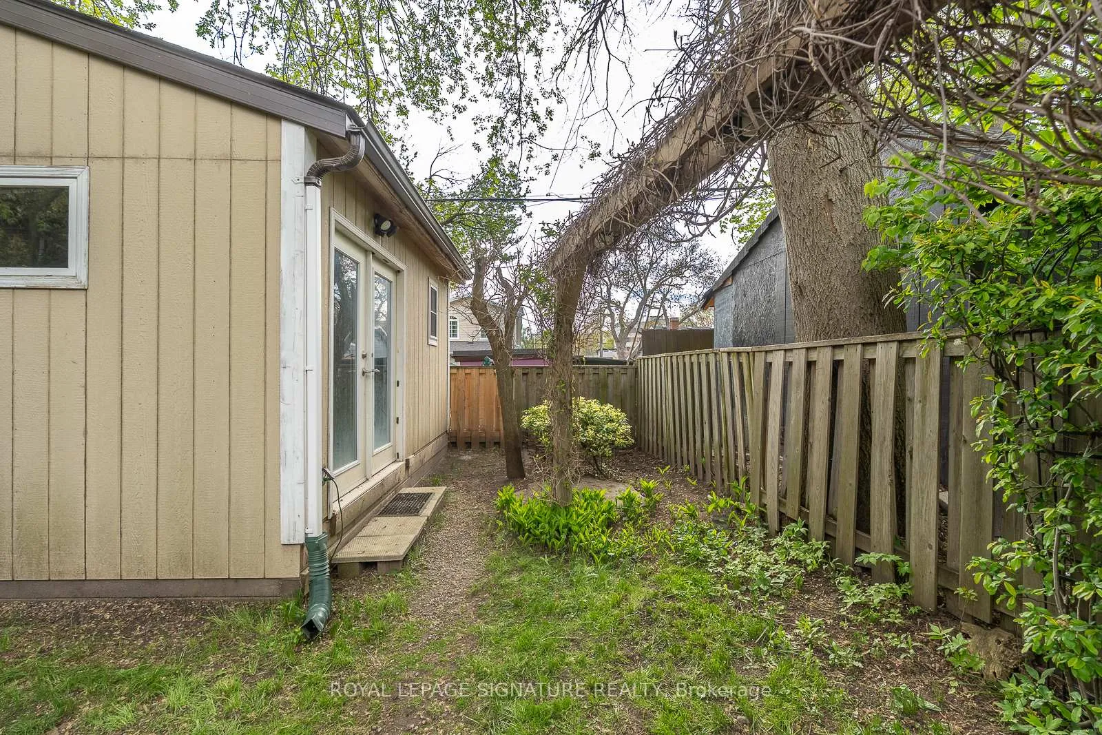 Photo 38 of 76 Highcroft Road, Toronto, Woodbine Corridor — HOMEH