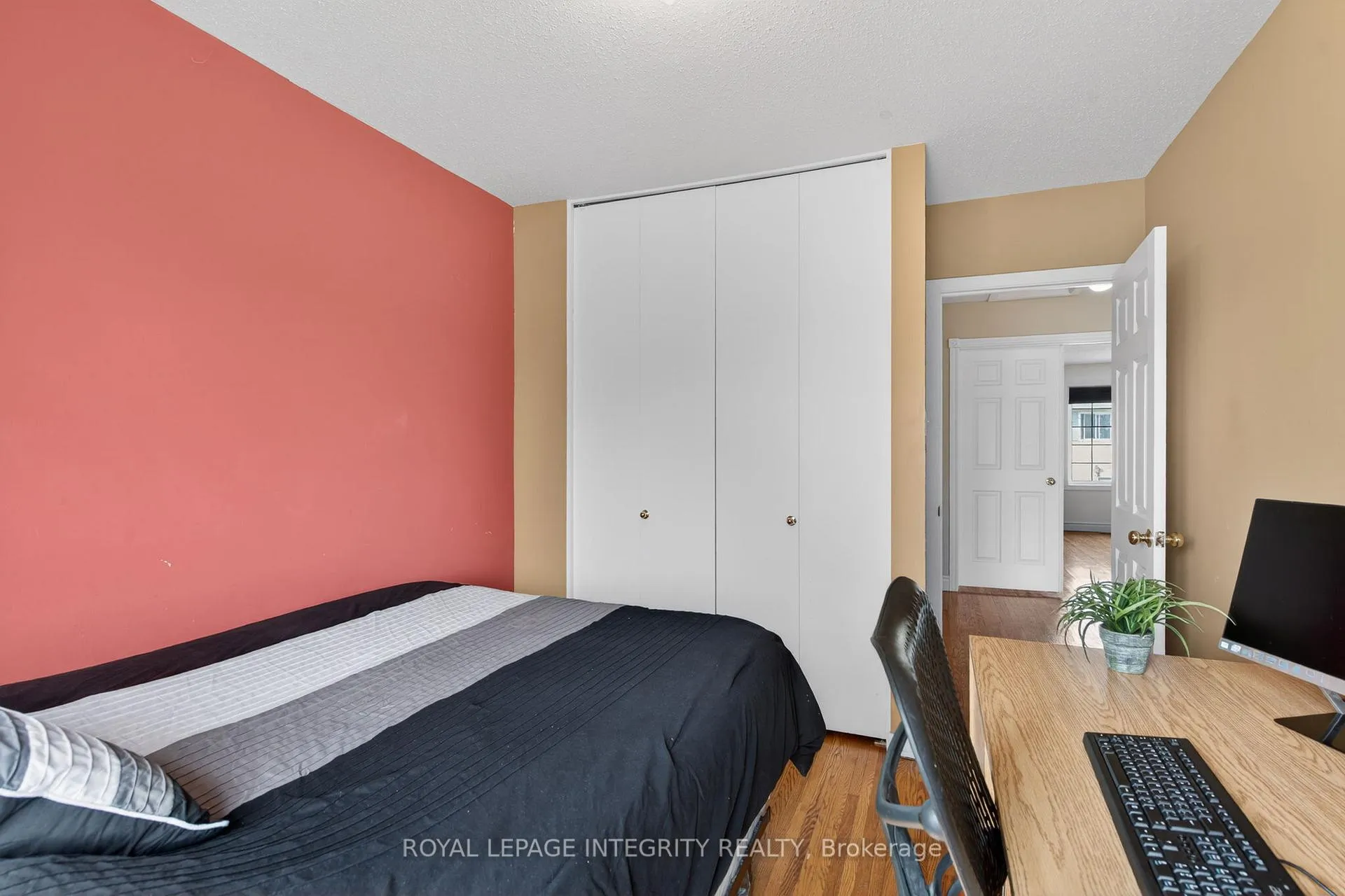 Photo 22 of 183 Monterey Drive, Ottawa, Leslie Park — HOMEH