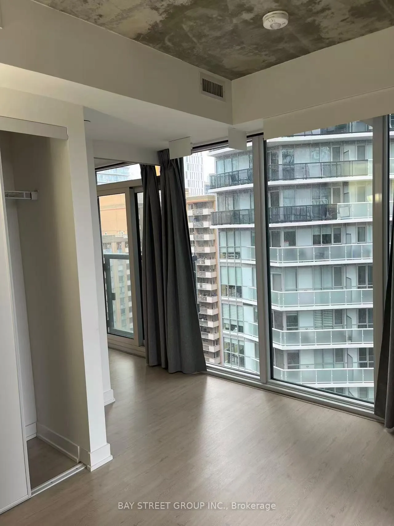 Photo 5 of Unit 1108, 65 Mutual Street, Toronto, Church-Yonge Corridor — HOMEH