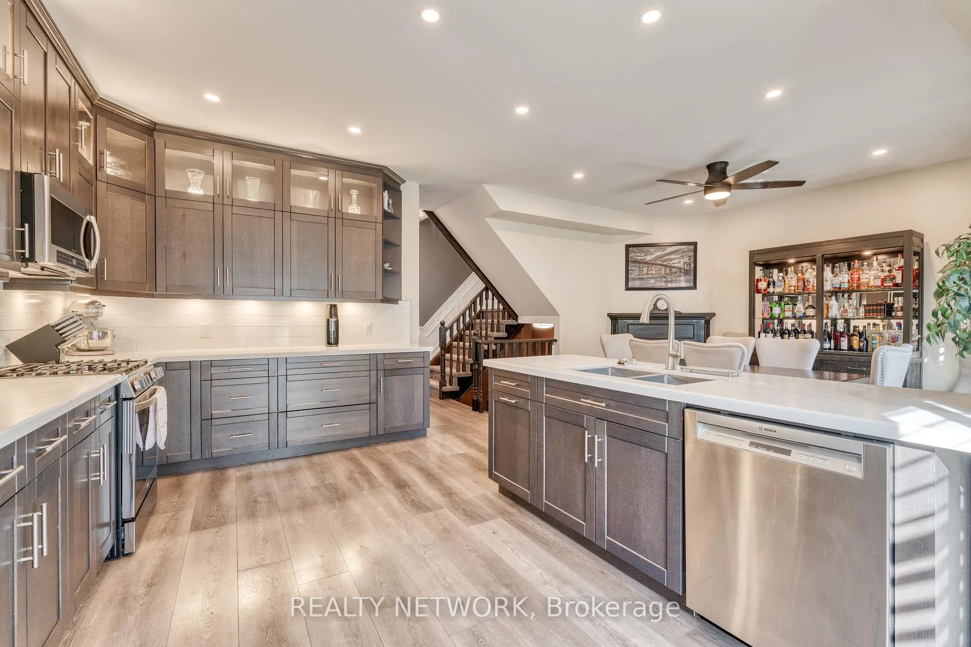 Photo 15 of 10 Lockport Way, Hamilton, Winona Park — HOMEH