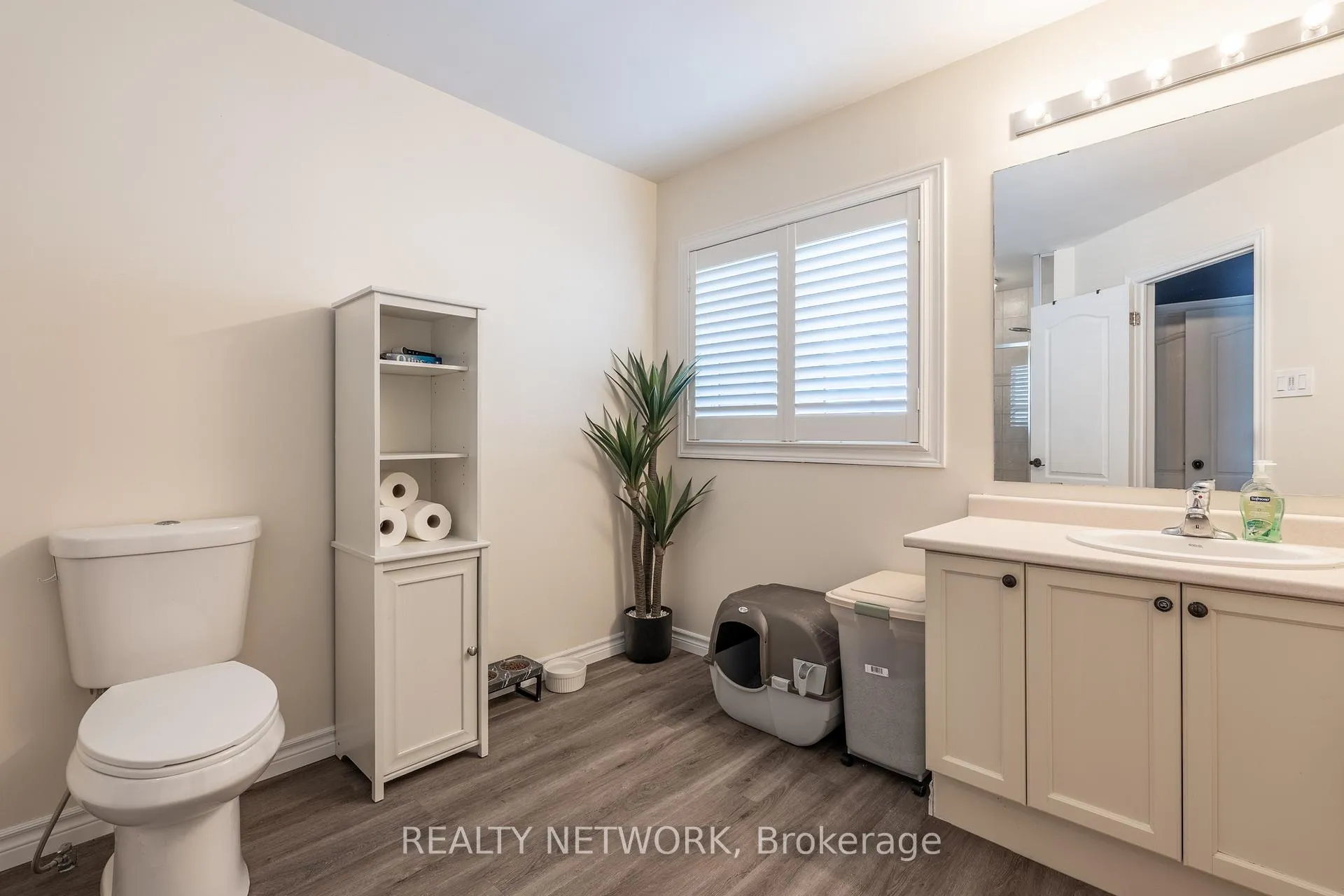 Photo 23 of 10 Lockport Way, Hamilton, Winona Park — HOMEH