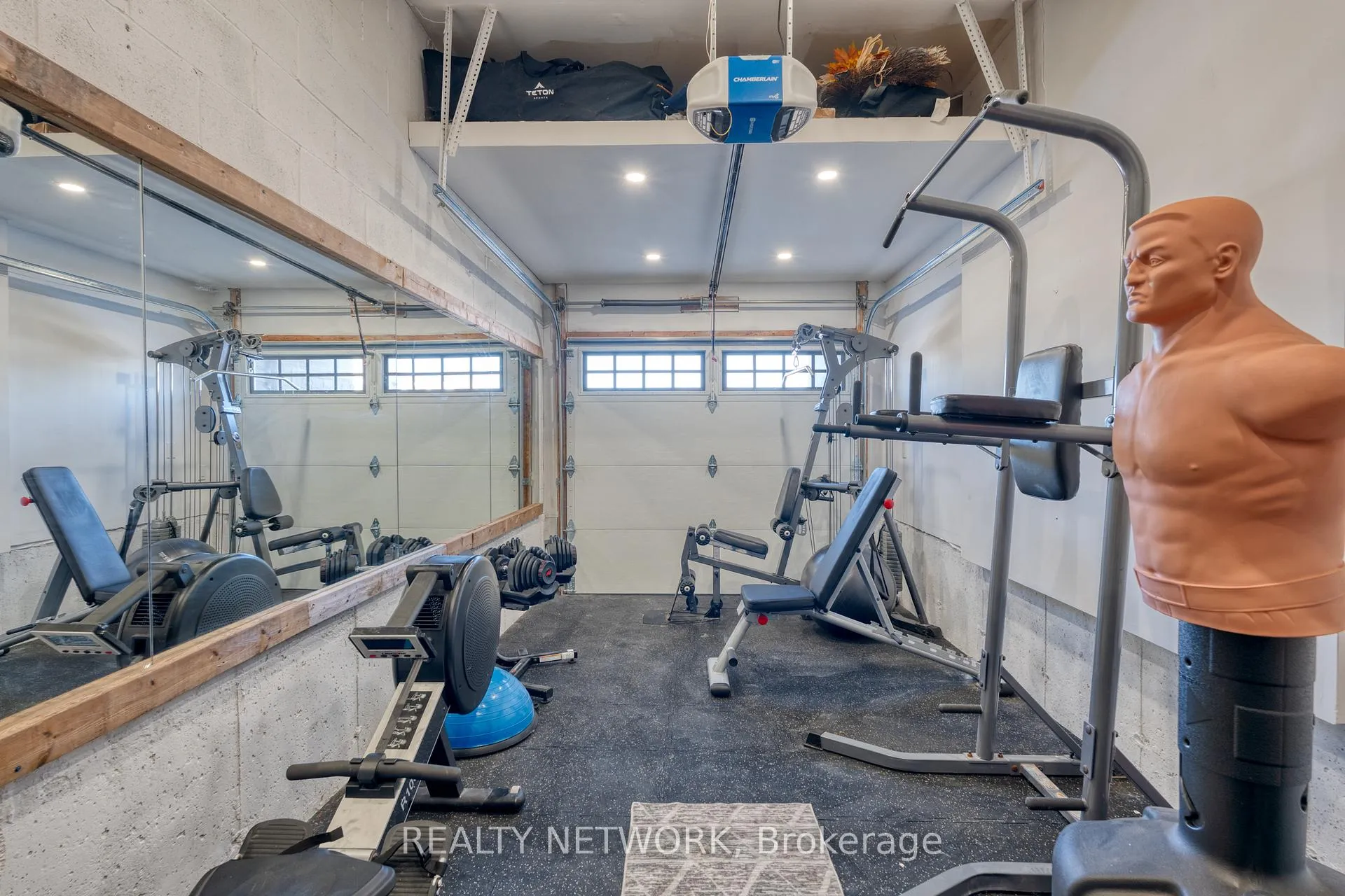 Photo 32 of 10 Lockport Way, Hamilton, Winona Park — HOMEH