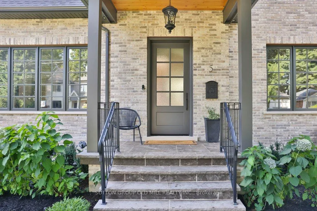 Photo 4 of 5 Elderidge Avenue, Etobicoke, Stonegate-Queensway — HOMEH