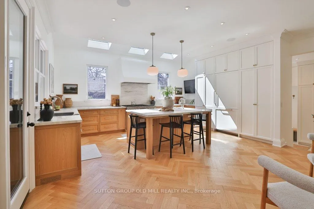 Photo 8 of 5 Elderidge Avenue, Etobicoke, Stonegate-Queensway — HOMEH