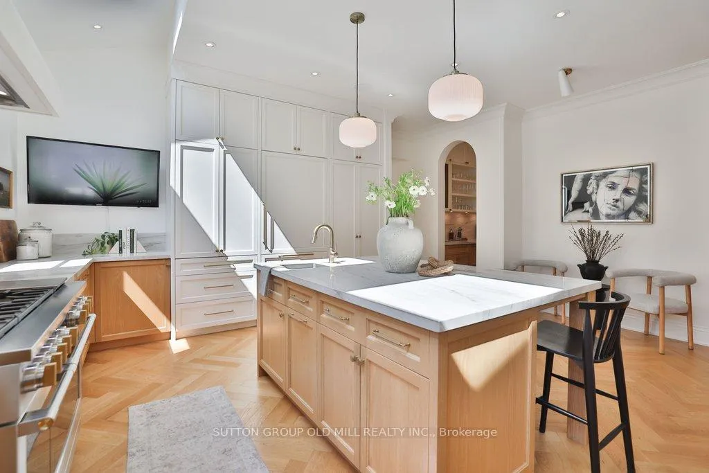 Photo 10 of 5 Elderidge Avenue, Etobicoke, Stonegate-Queensway — HOMEH
