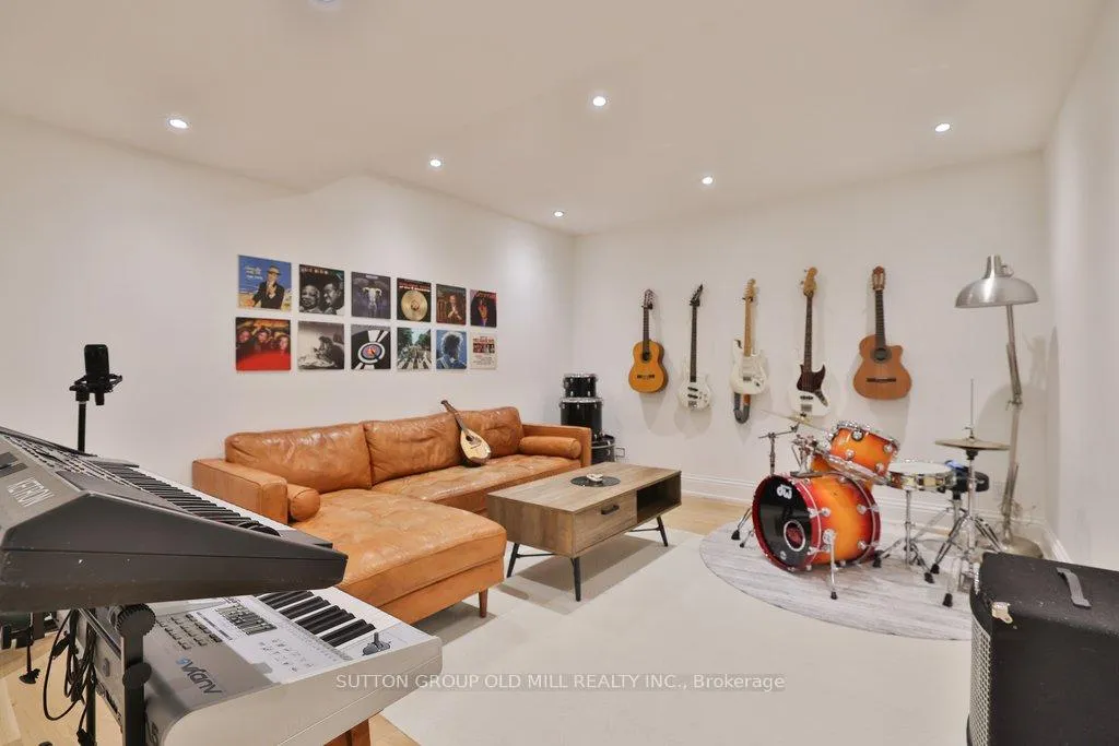 Photo 25 of 5 Elderidge Avenue, Etobicoke, Stonegate-Queensway — HOMEH