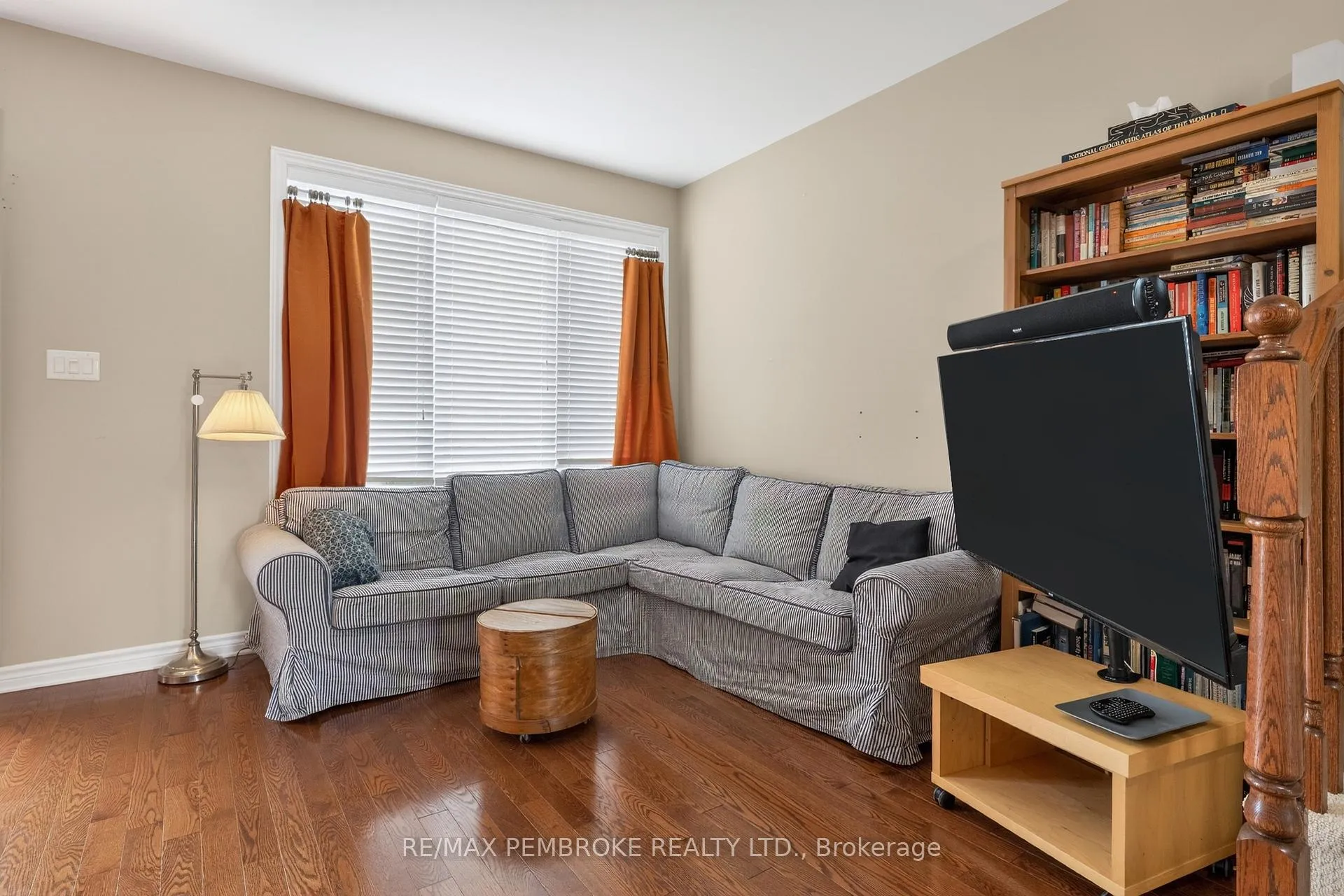 Photo 11 of 1034 Butler Boulevard, Petawawa — HOMEH