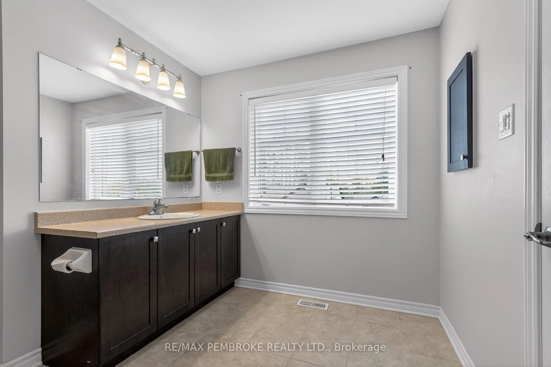 Photo 26 of 1034 Butler Boulevard, Petawawa — HOMEH
