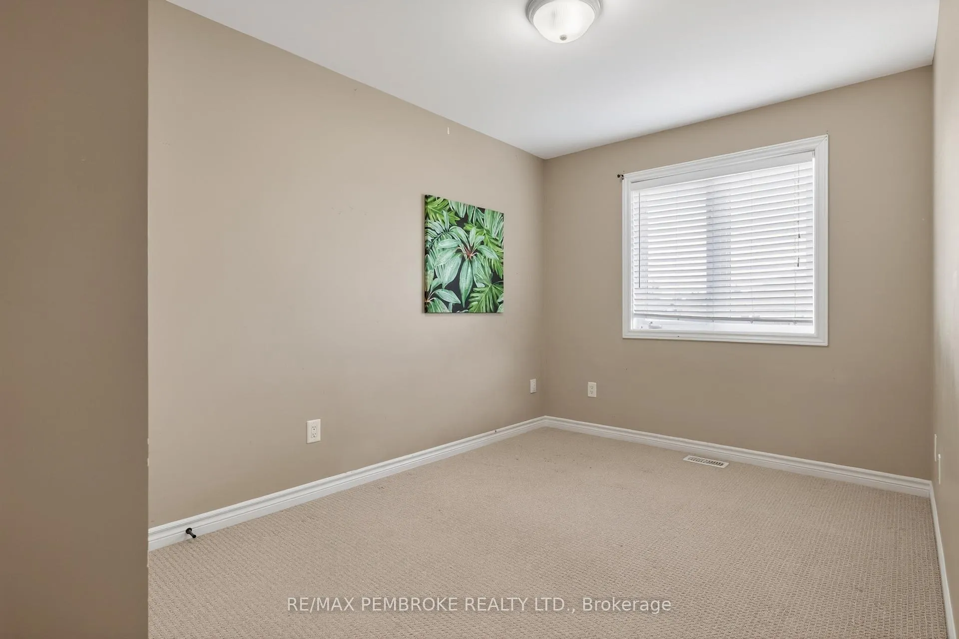 Photo 29 of 1034 Butler Boulevard, Petawawa — HOMEH