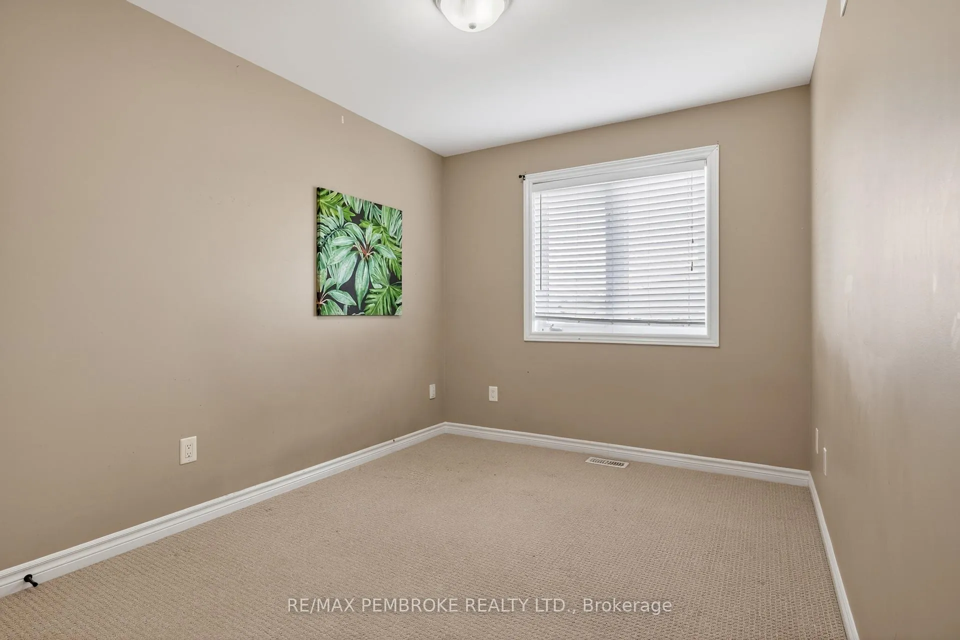 Photo 30 of 1034 Butler Boulevard, Petawawa — HOMEH