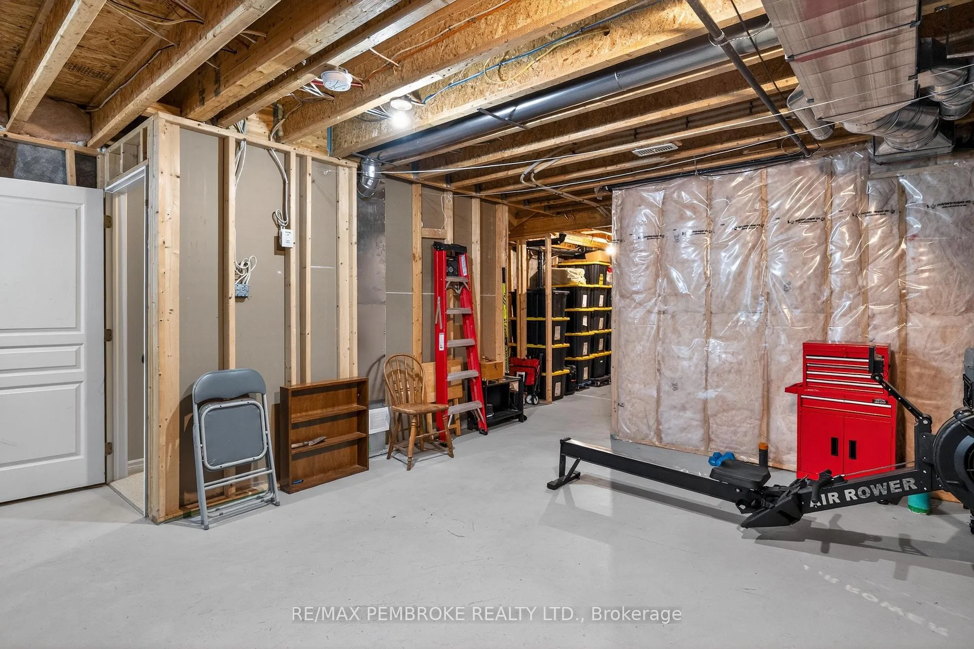 Photo 33 of 1034 Butler Boulevard, Petawawa — HOMEH