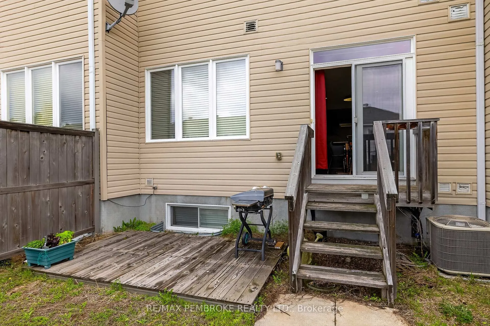 Photo 39 of 1034 Butler Boulevard, Petawawa — HOMEH