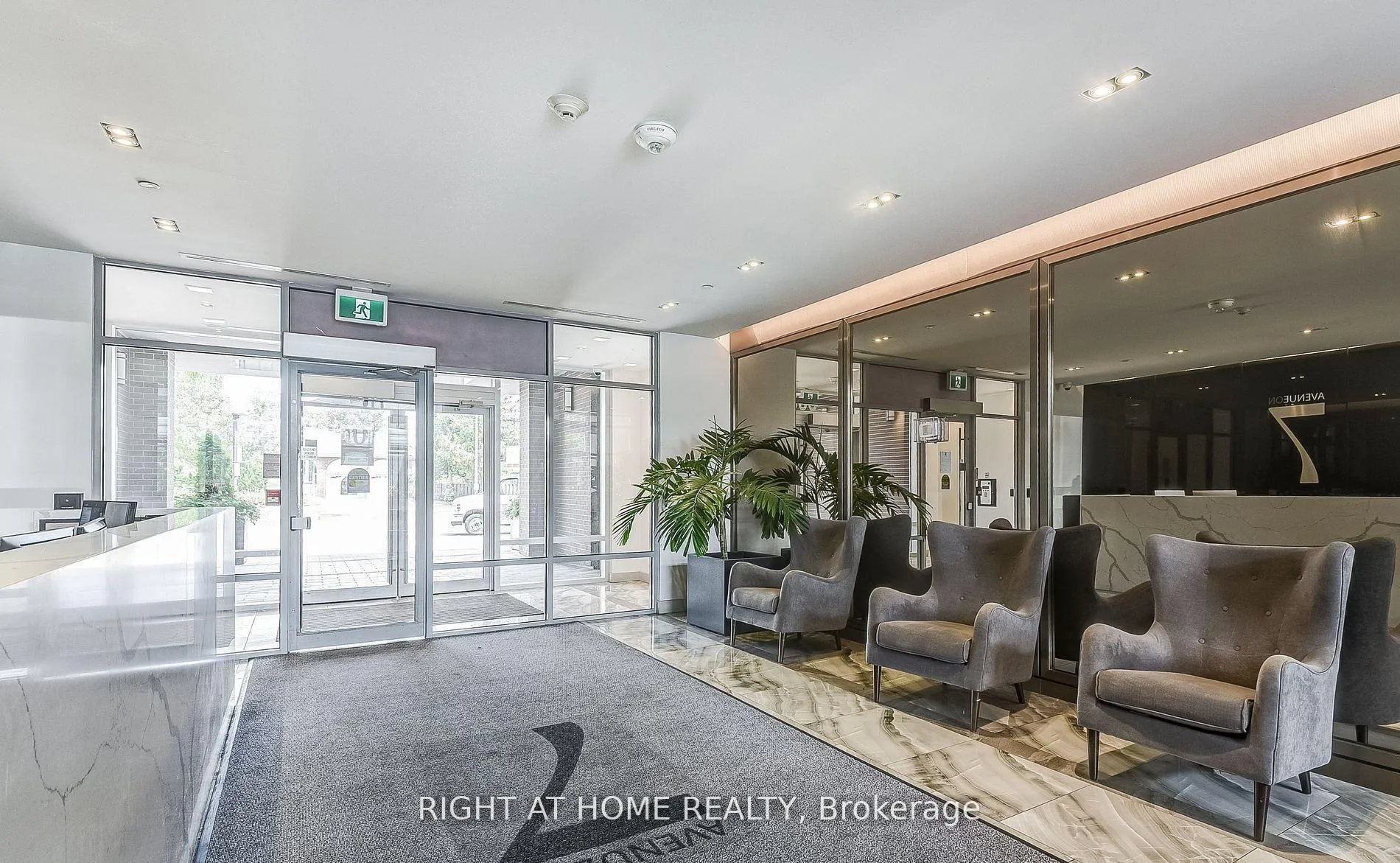 Photo 2 of Unit 103, 4800 Highway 7, Vaughan, East Woodbridge — HOMEH