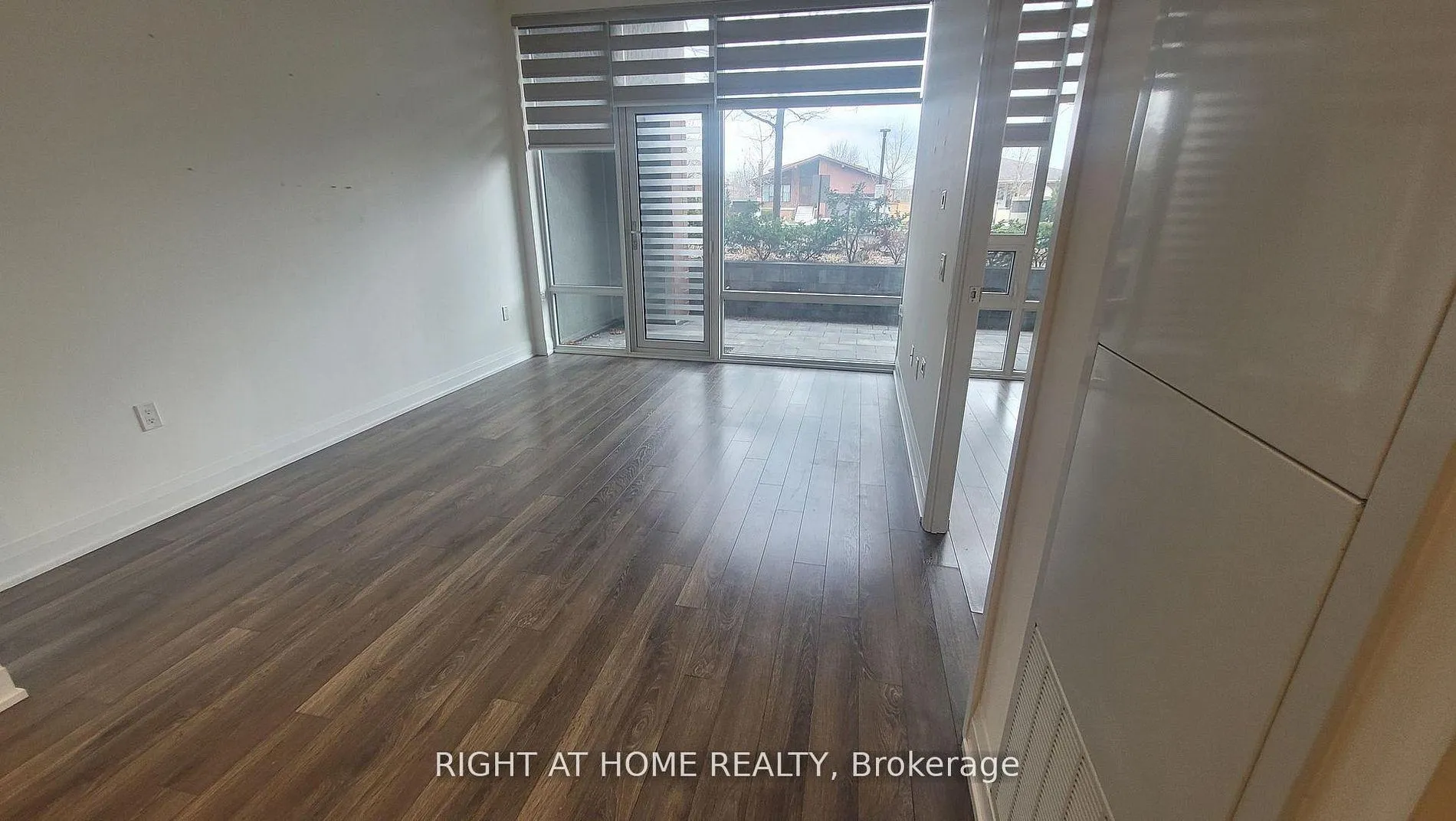Photo 9 of Unit 103, 4800 Highway 7, Vaughan, East Woodbridge — HOMEH