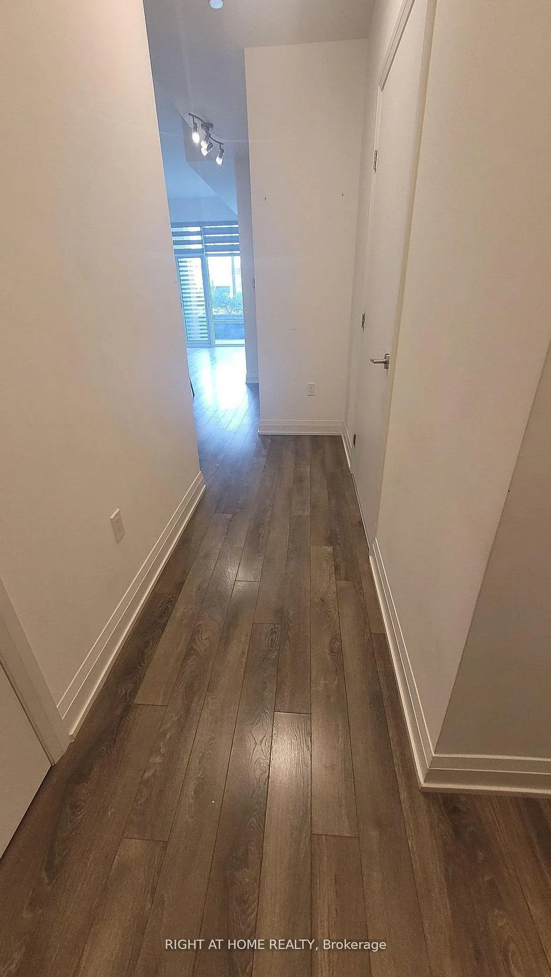 Photo 10 of Unit 103, 4800 Highway 7, Vaughan, East Woodbridge — HOMEH