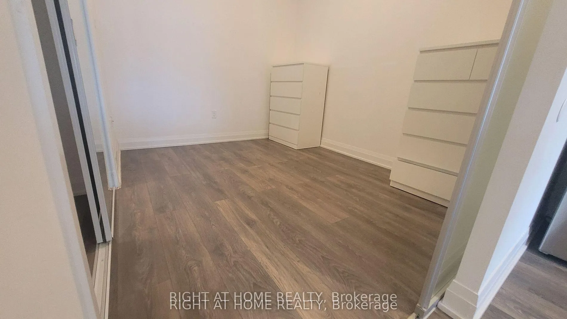 Photo 12 of Unit 103, 4800 Highway 7, Vaughan, East Woodbridge — HOMEH