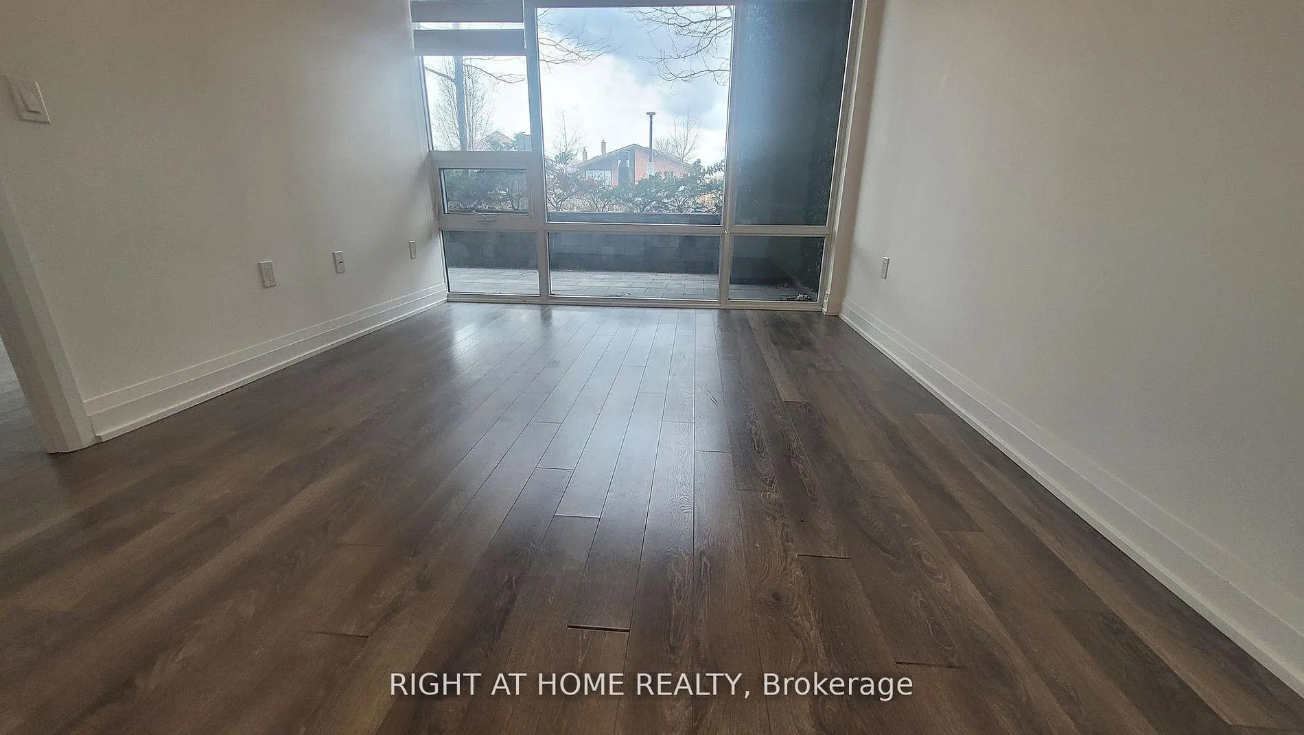 Photo 13 of Unit 103, 4800 Highway 7, Vaughan, East Woodbridge — HOMEH