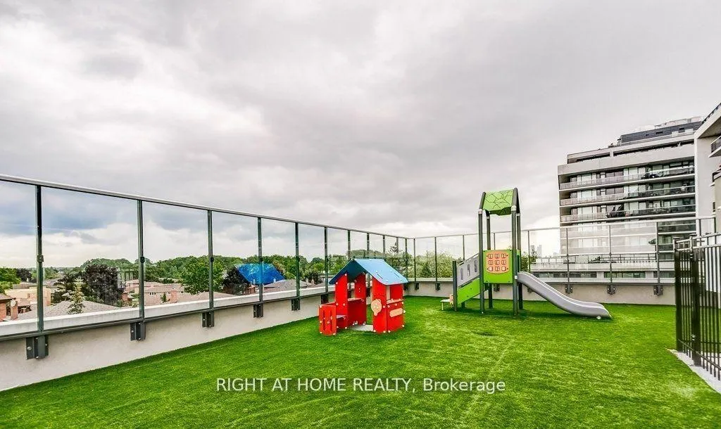 Photo 20 of Unit 103, 4800 Highway 7, Vaughan, East Woodbridge — HOMEH