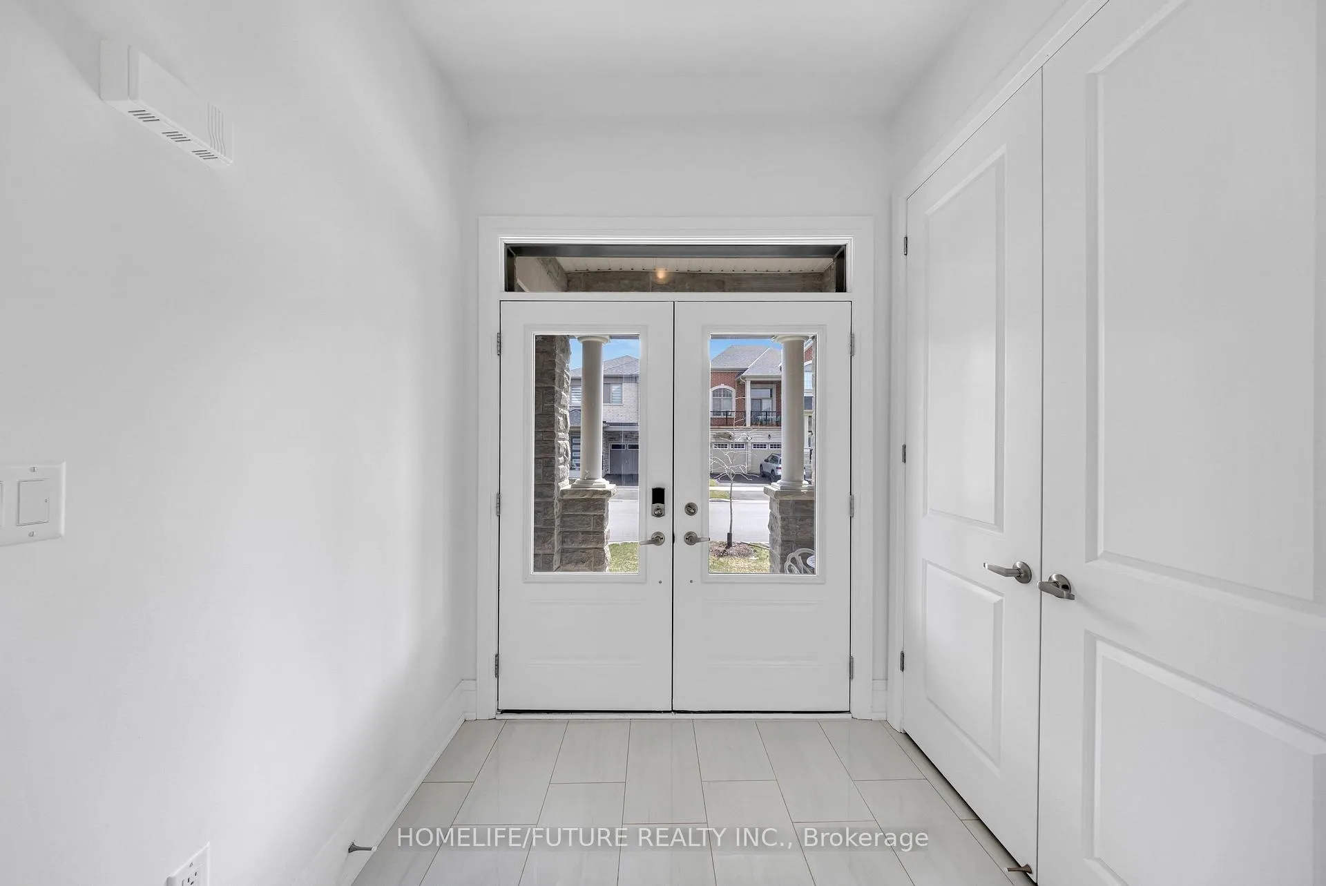 Photo 6 of 1416 Swallowtail Lane, Pickering, Rural Pickering — HOMEH