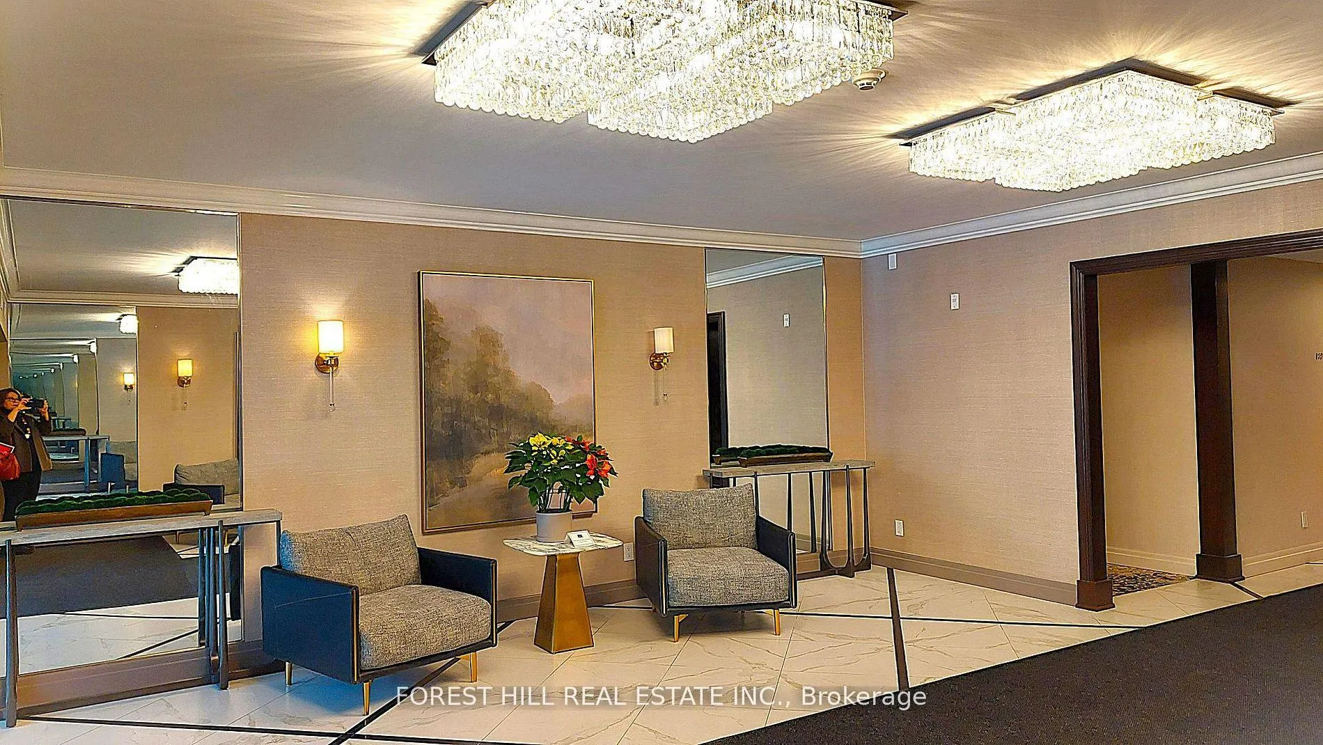 Photo 6 of Unit 210, 33 Wallace Street, Vaughan, West Woodbridge — HOMEH