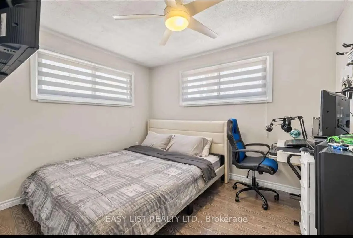 Photo 10 of 112 Clovelly Road, Tecumseh — HOMEH
