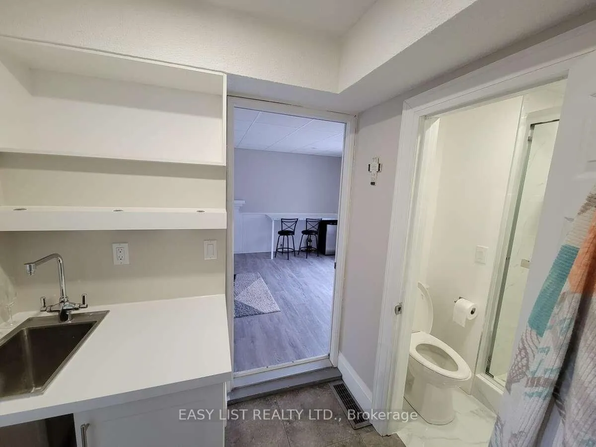 Photo 19 of 112 Clovelly Road, Tecumseh — HOMEH