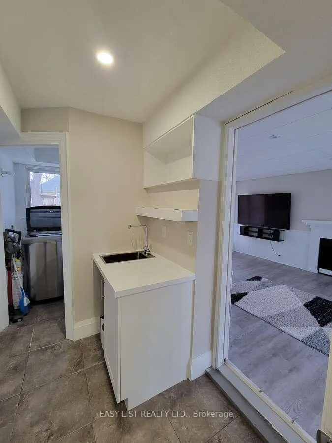 Photo 20 of 112 Clovelly Road, Tecumseh — HOMEH