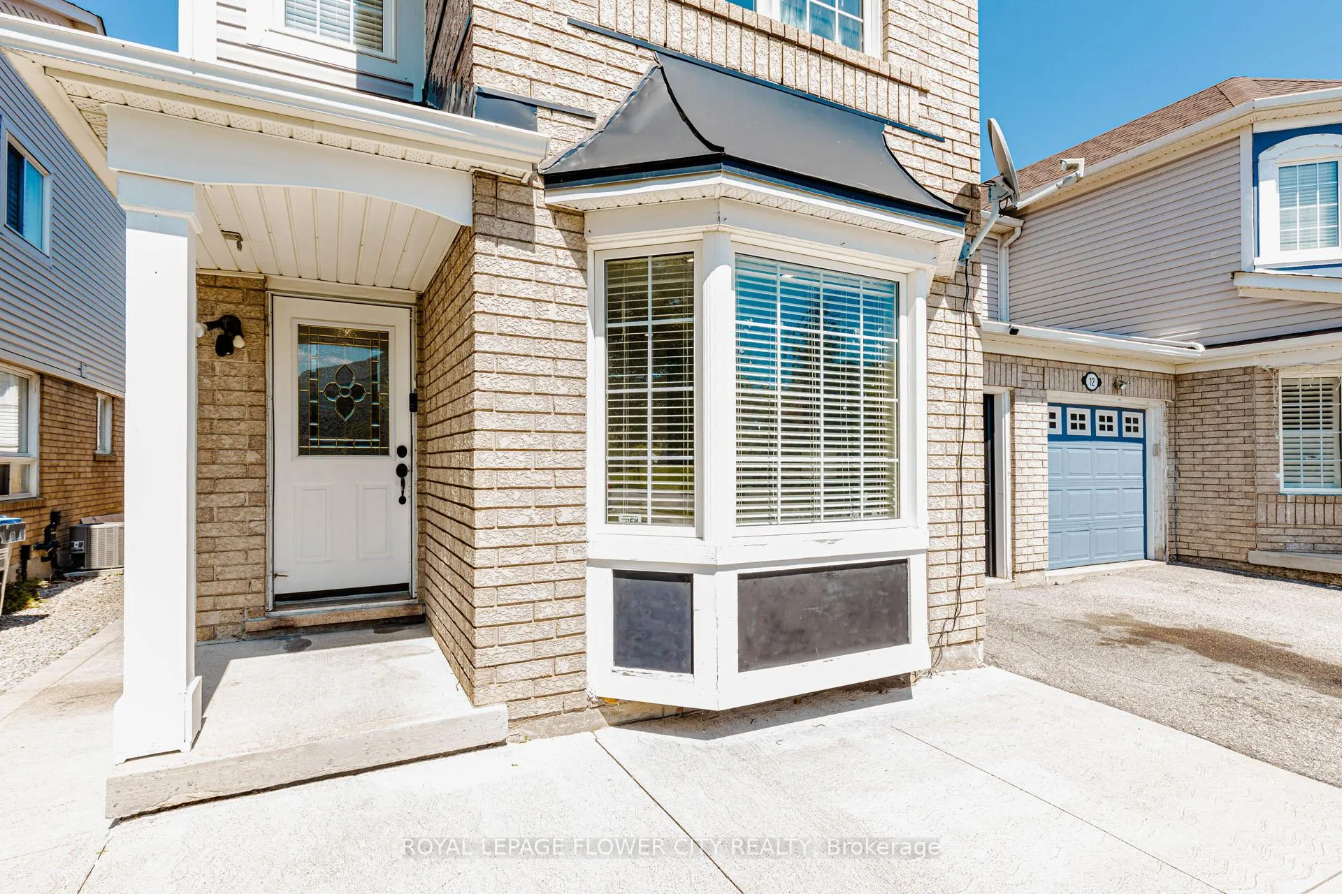 Photo 3 of 10 Vista Green Crescent, Brampton, Fletcher's Meadow — HOMEH