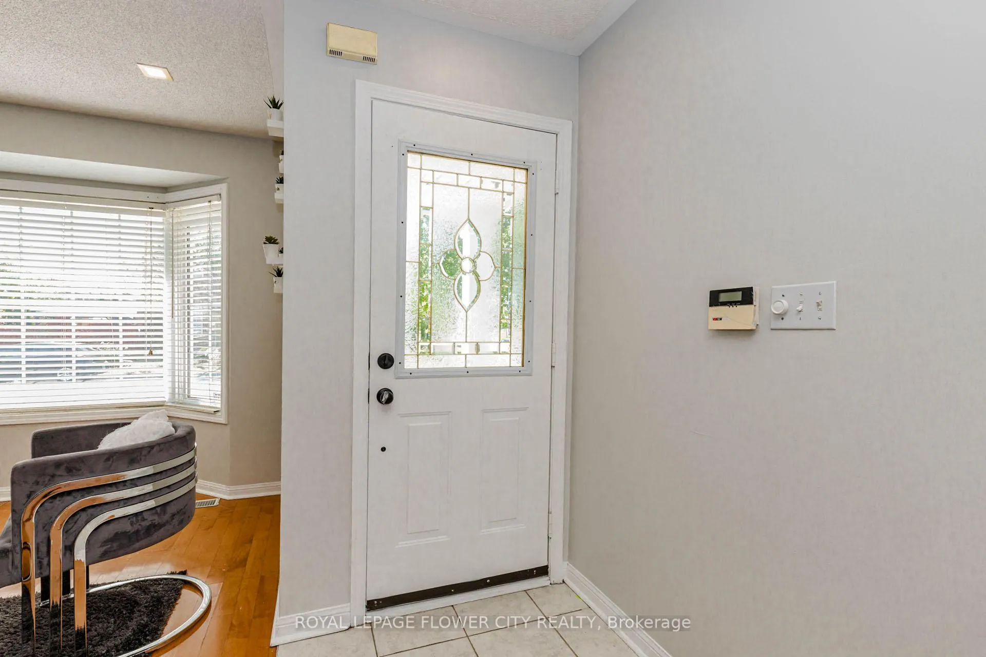 Photo 4 of 10 Vista Green Crescent, Brampton, Fletcher's Meadow — HOMEH