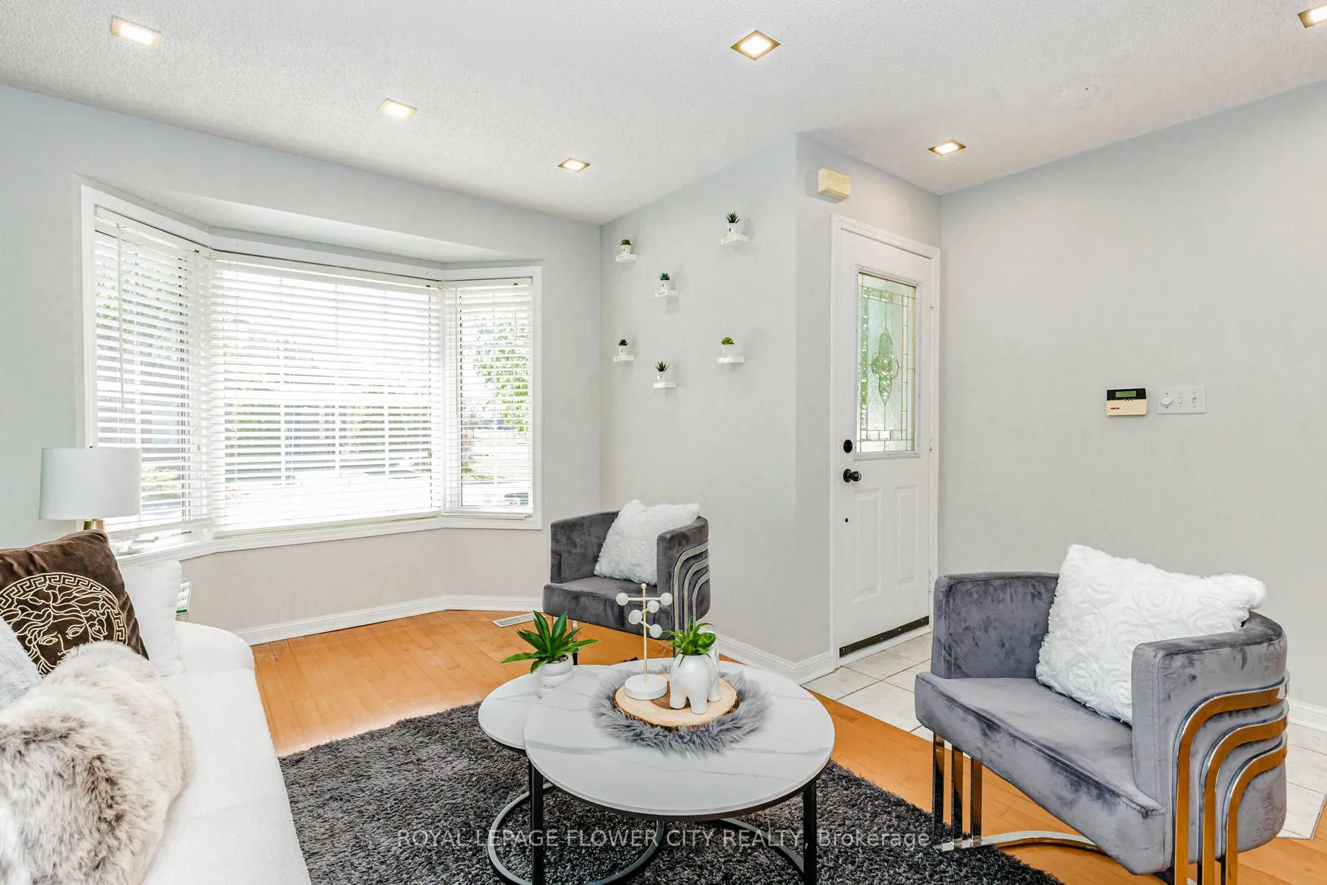 Photo 6 of 10 Vista Green Crescent, Brampton, Fletcher's Meadow — HOMEH