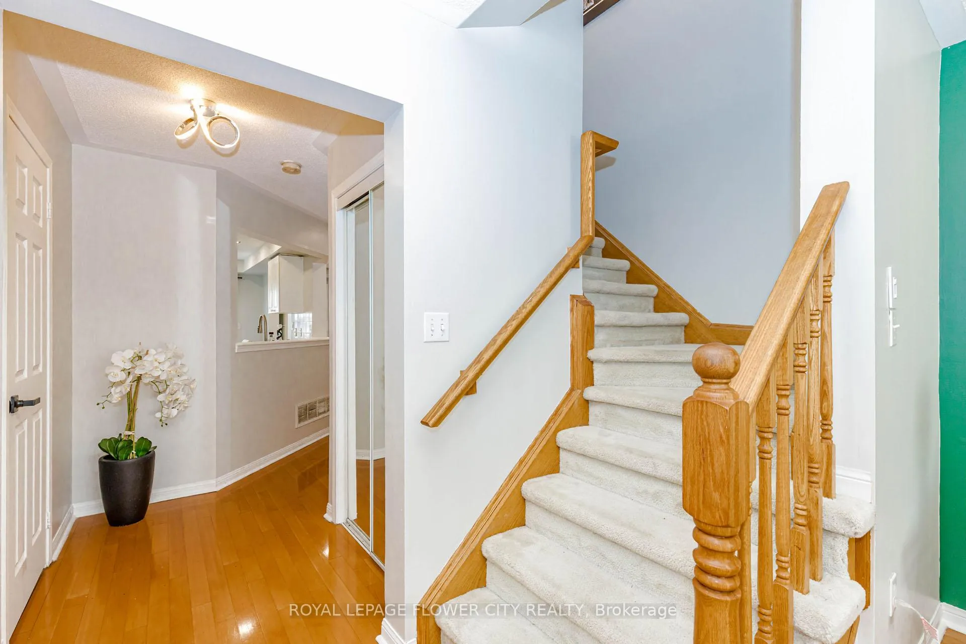 Photo 9 of 10 Vista Green Crescent, Brampton, Fletcher's Meadow — HOMEH