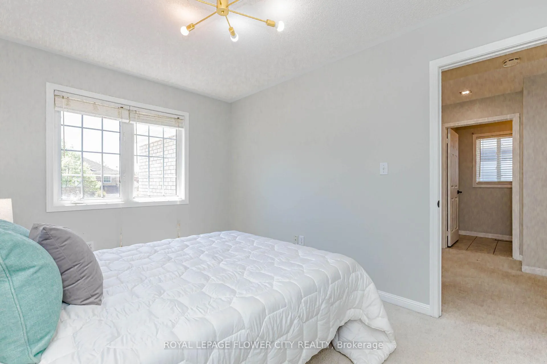 Photo 33 of 10 Vista Green Crescent, Brampton, Fletcher's Meadow — HOMEH