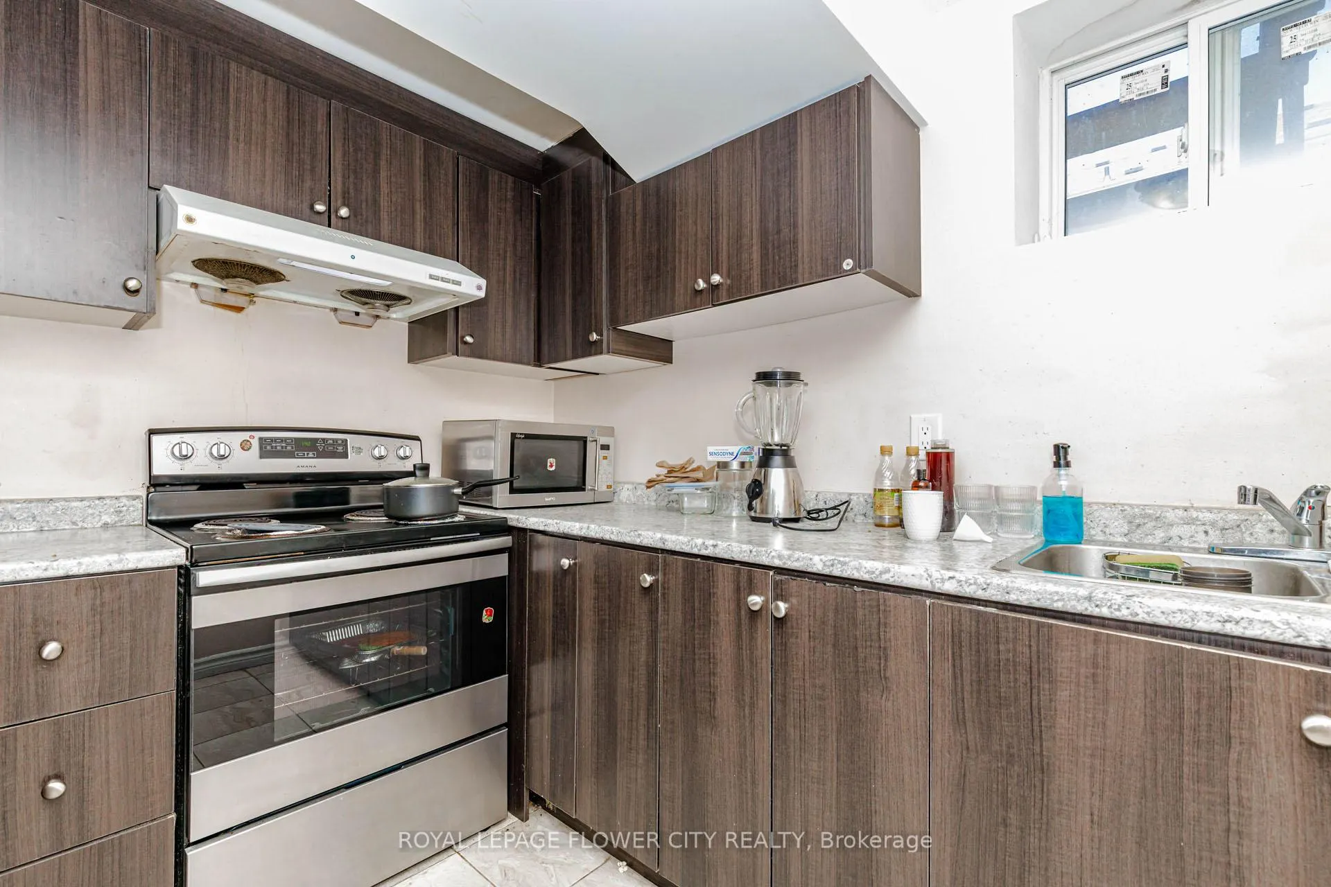 Photo 40 of 10 Vista Green Crescent, Brampton, Fletcher's Meadow — HOMEH