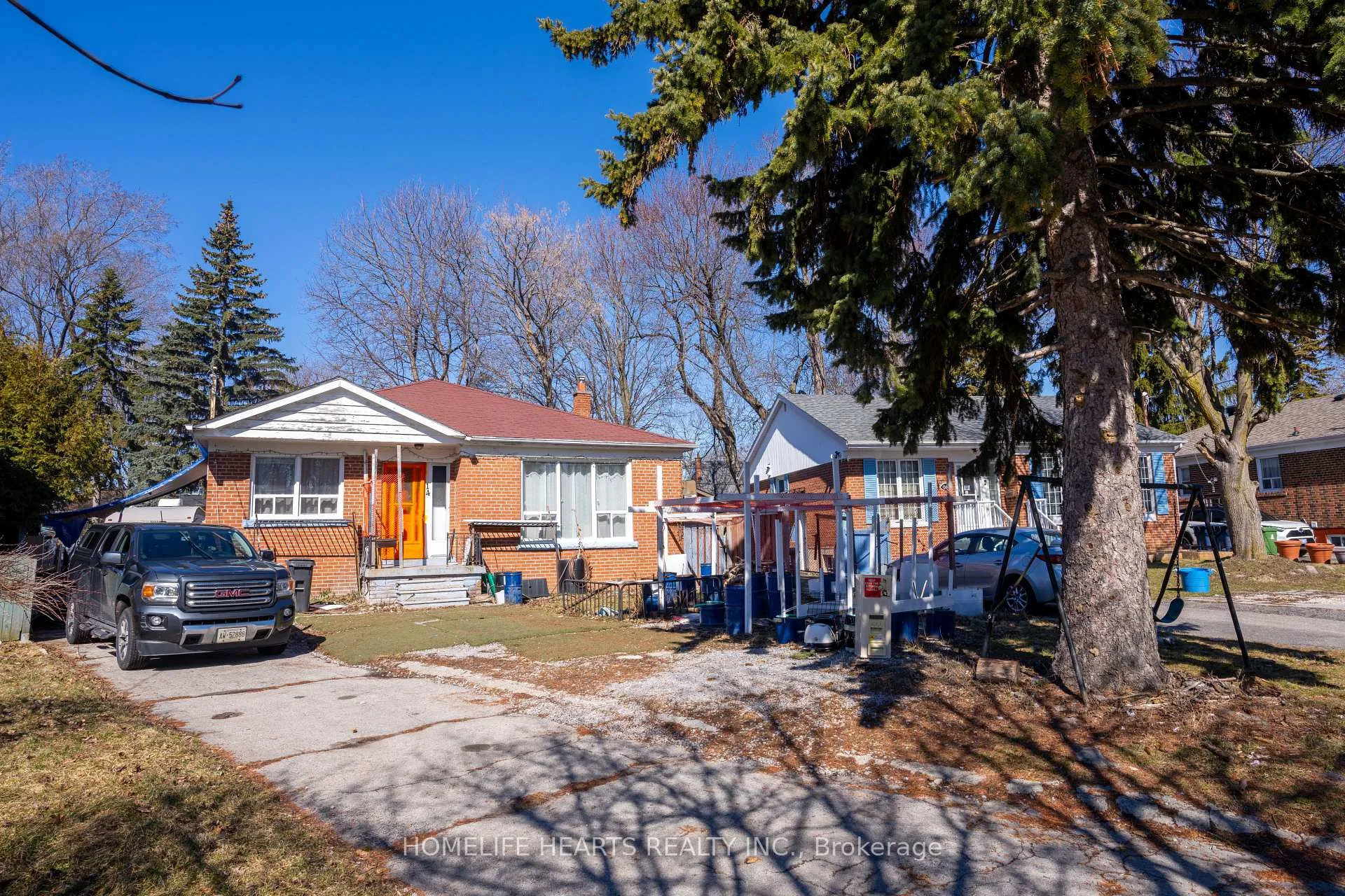 Photo 3 of 14 Mackinac Crescent, Scarborough, Bendale — HOMEH