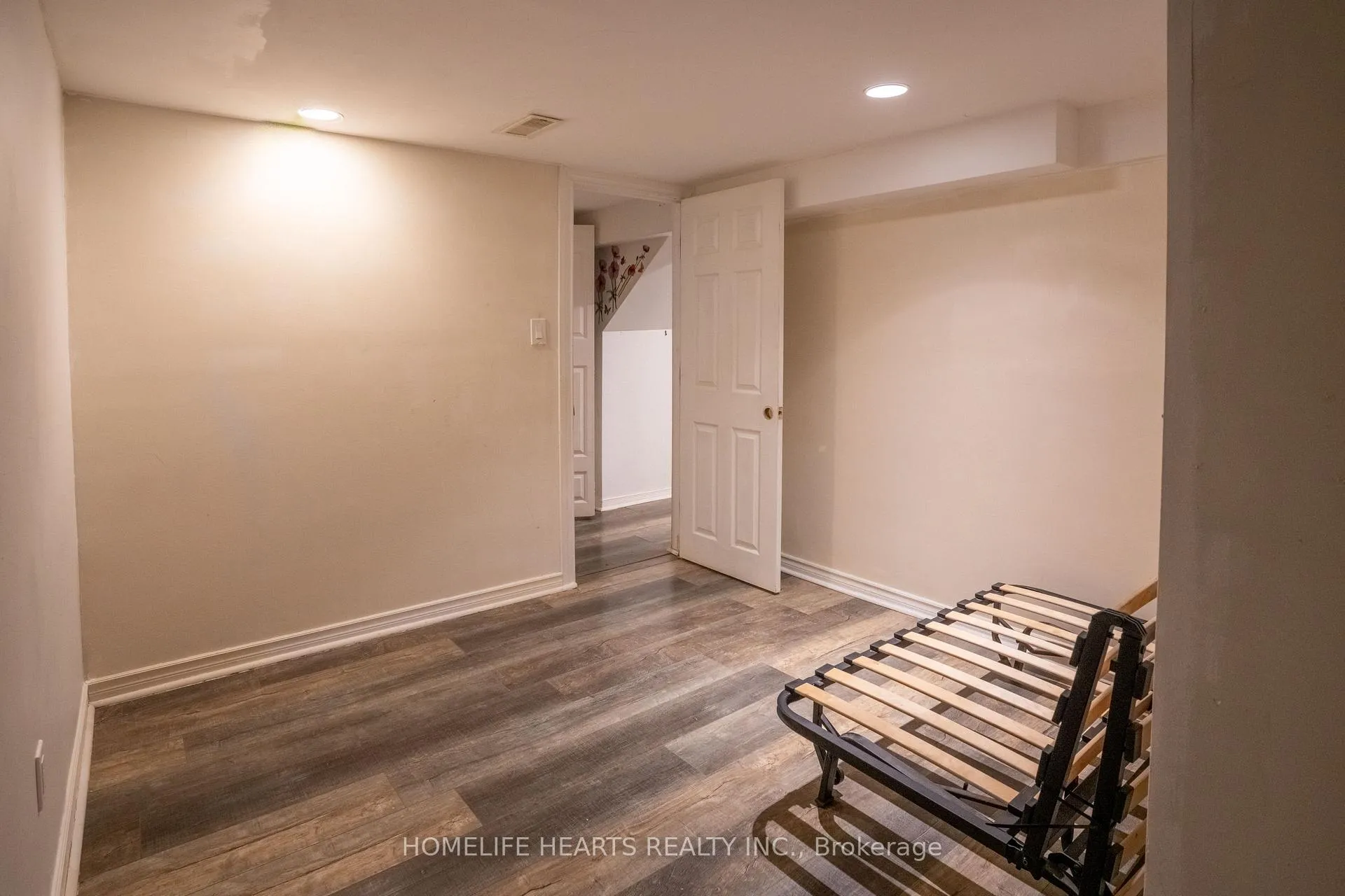Photo 6 of 14 Mackinac Crescent, Scarborough, Bendale — HOMEH