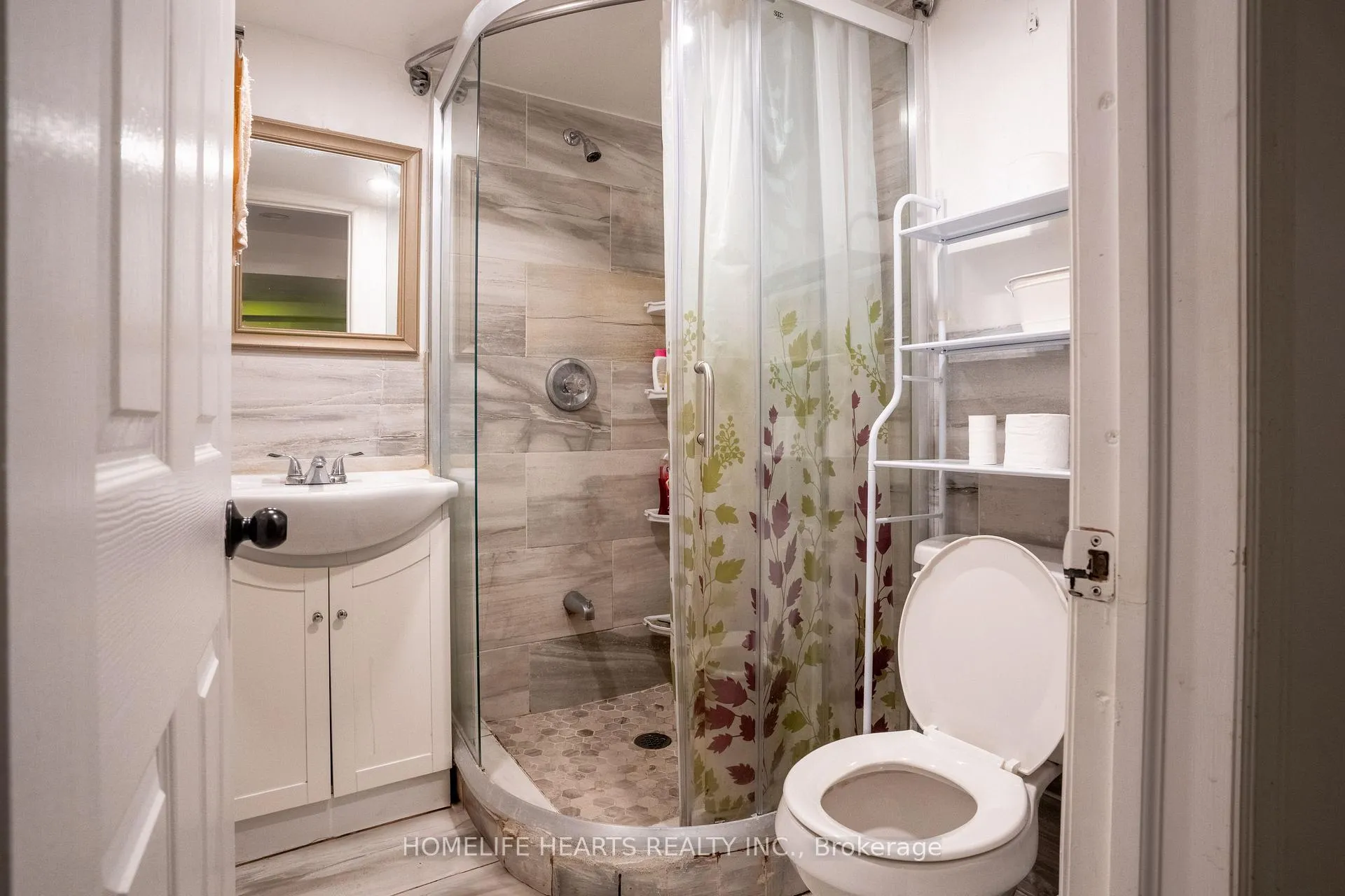 Photo 8 of 14 Mackinac Crescent, Scarborough, Bendale — HOMEH
