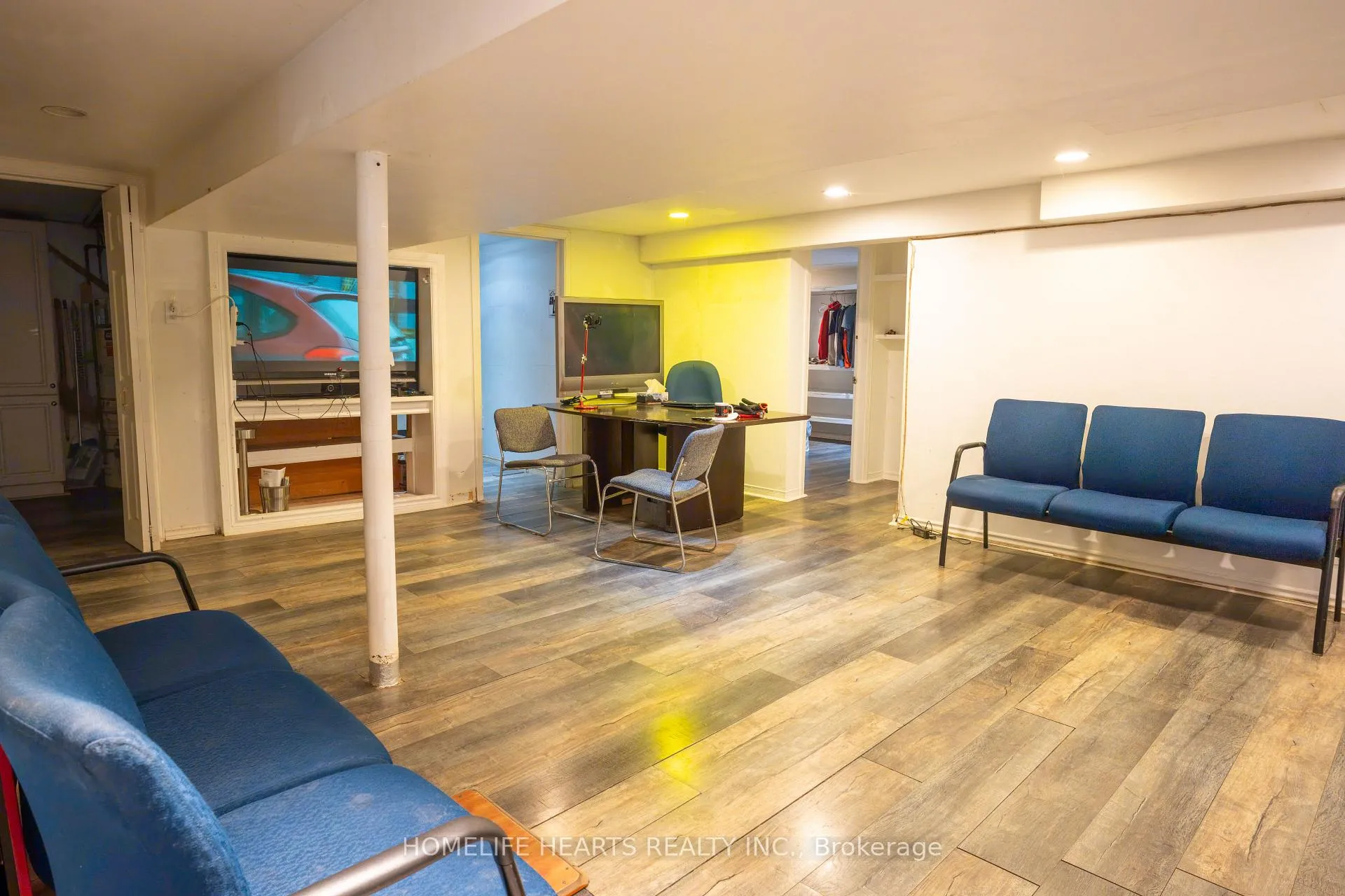 Photo 11 of 14 Mackinac Crescent, Scarborough, Bendale — HOMEH