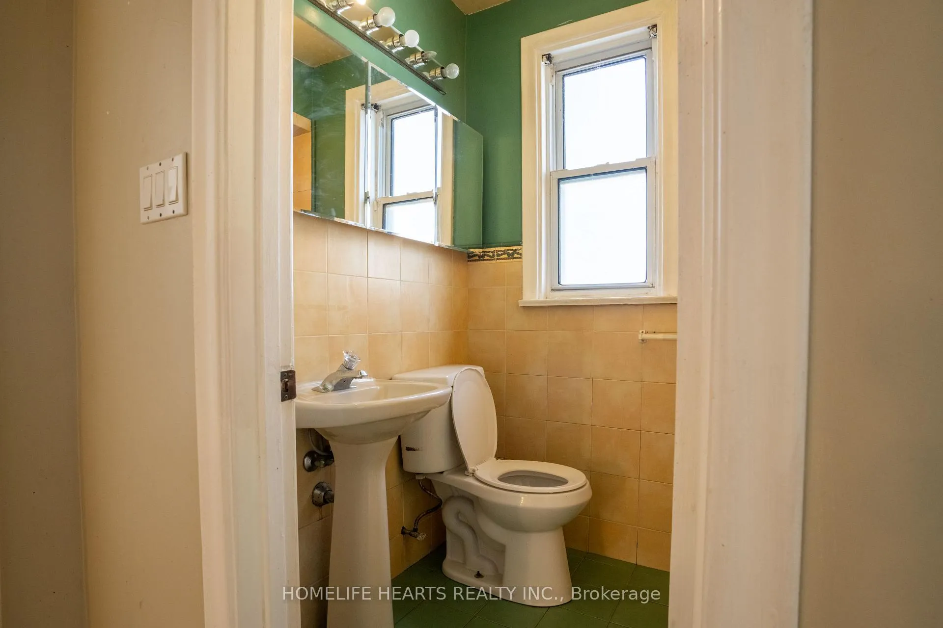 Photo 24 of 14 Mackinac Crescent, Scarborough, Bendale — HOMEH