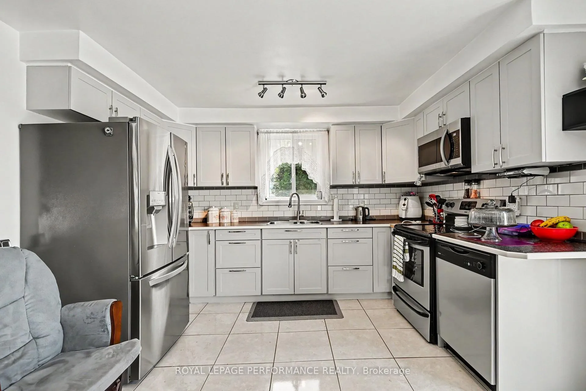 Photo 12 of 1540 Gage Avenue, Cornwall — HOMEH