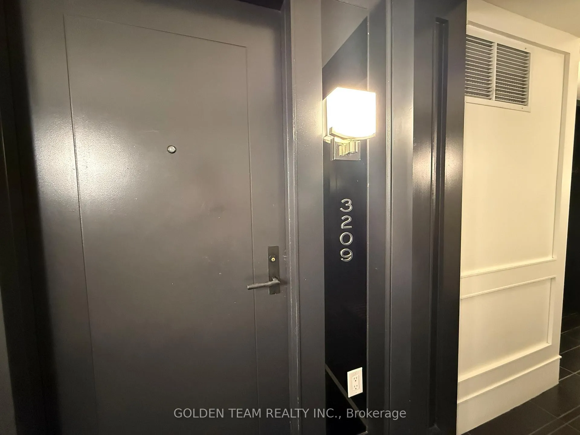 Photo 7 of Unit 3209, 955 Bay Street, Toronto, Bay Street Corridor — HOMEH