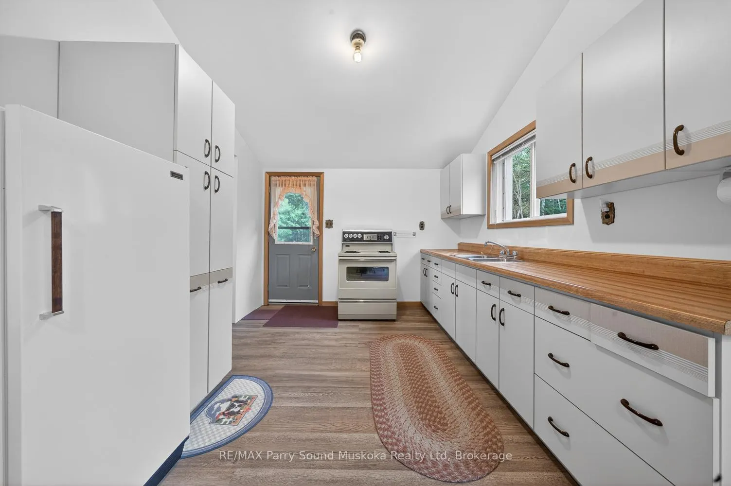 Photo 20 of 37 Smithpine Crescent, McKellar — HOMEH