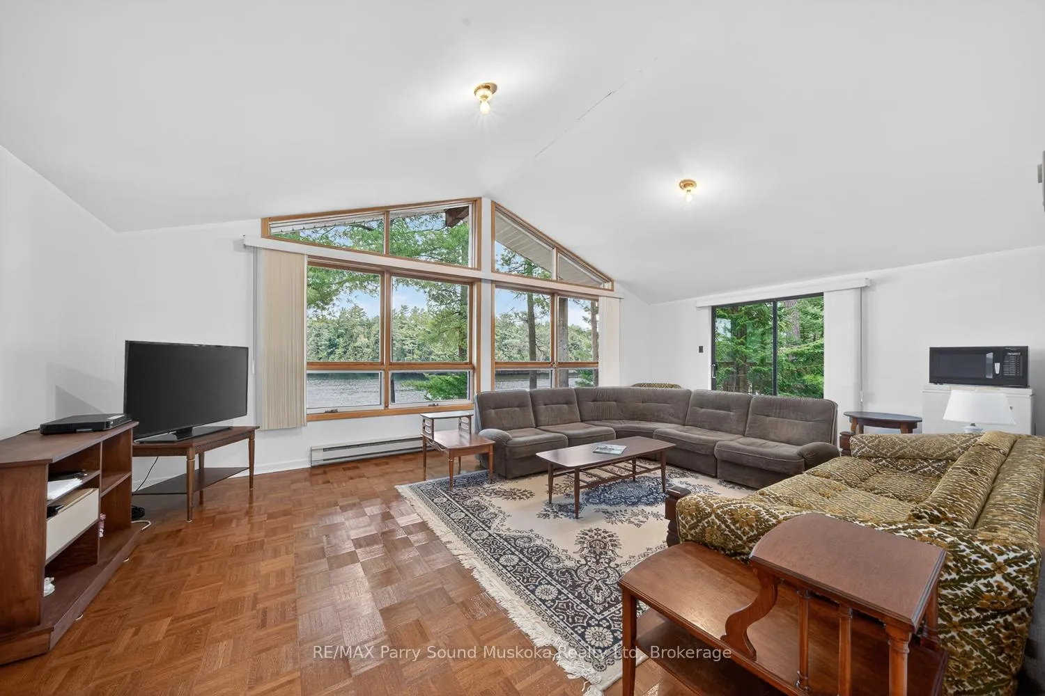 Photo 23 of 37 Smithpine Crescent, McKellar — HOMEH