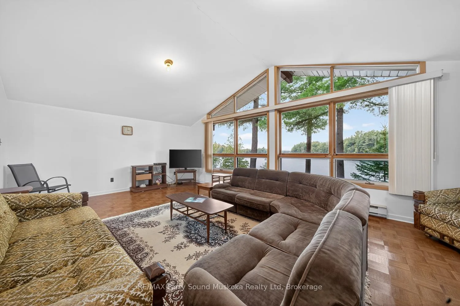Photo 26 of 37 Smithpine Crescent, McKellar — HOMEH