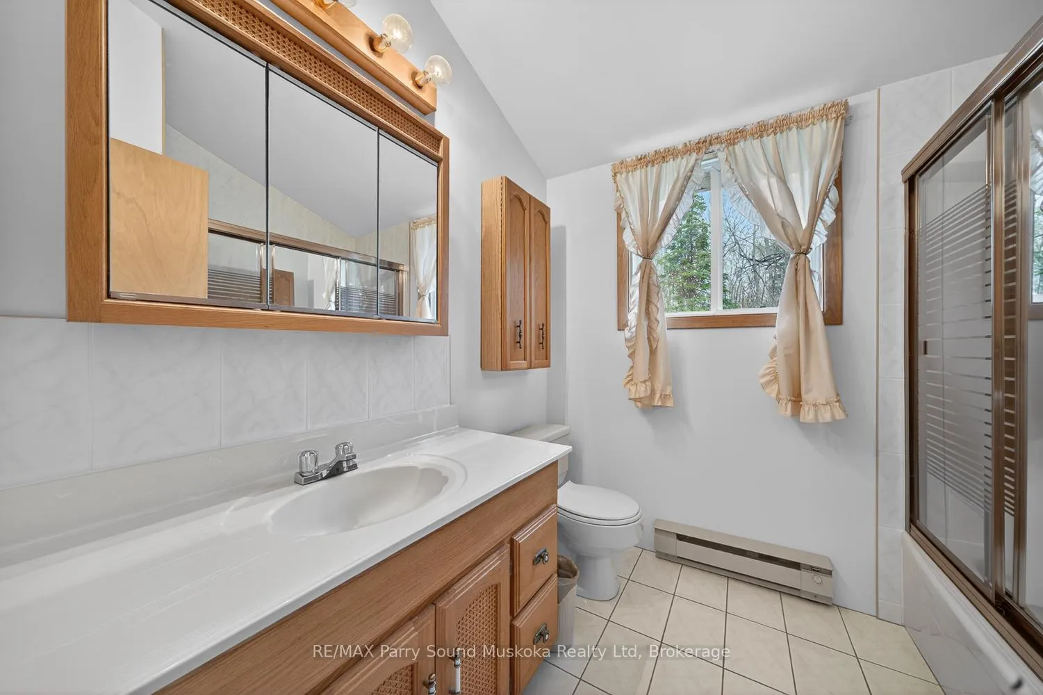 Photo 29 of 37 Smithpine Crescent, McKellar — HOMEH