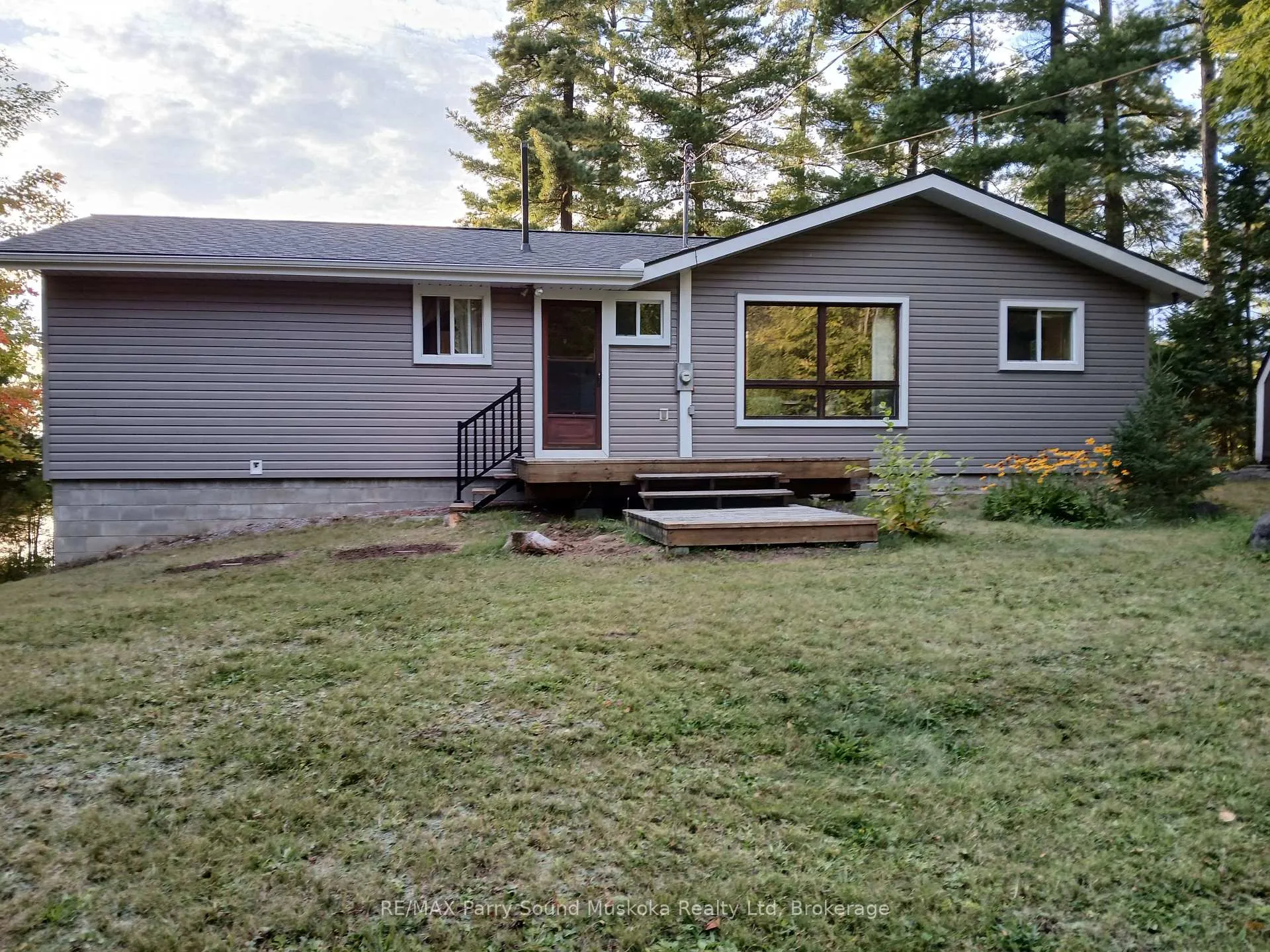 Photo 46 of 37 Smithpine Crescent, McKellar — HOMEH
