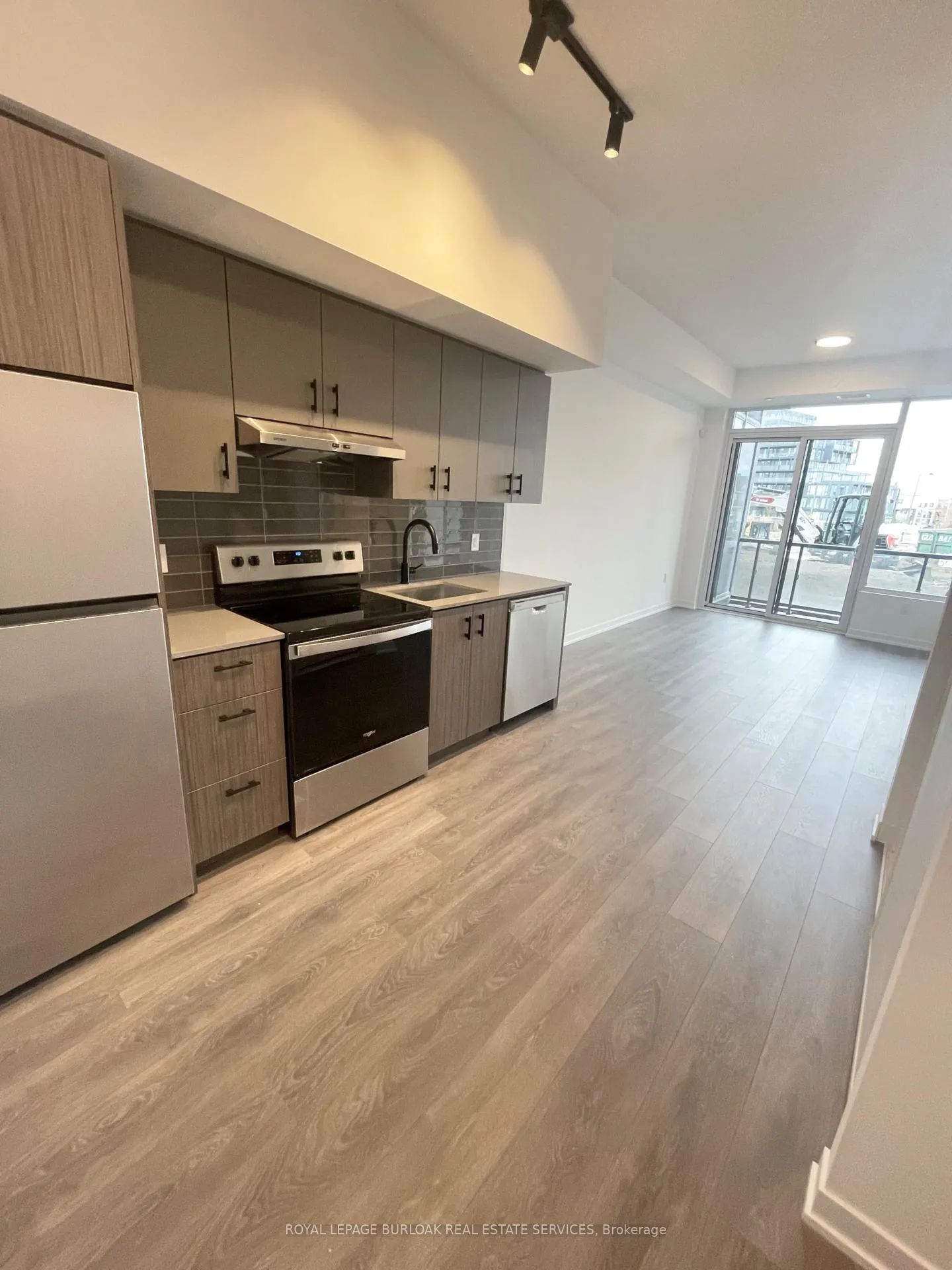 Photo 6 of Unit 126, 4878 Powers Common, Burlington, Alton — HOMEH