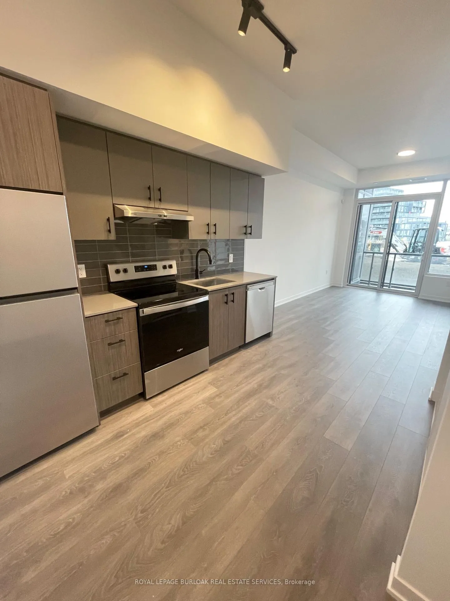 Photo 10 of Unit 126, 4878 Powers Common, Burlington, Alton — HOMEH