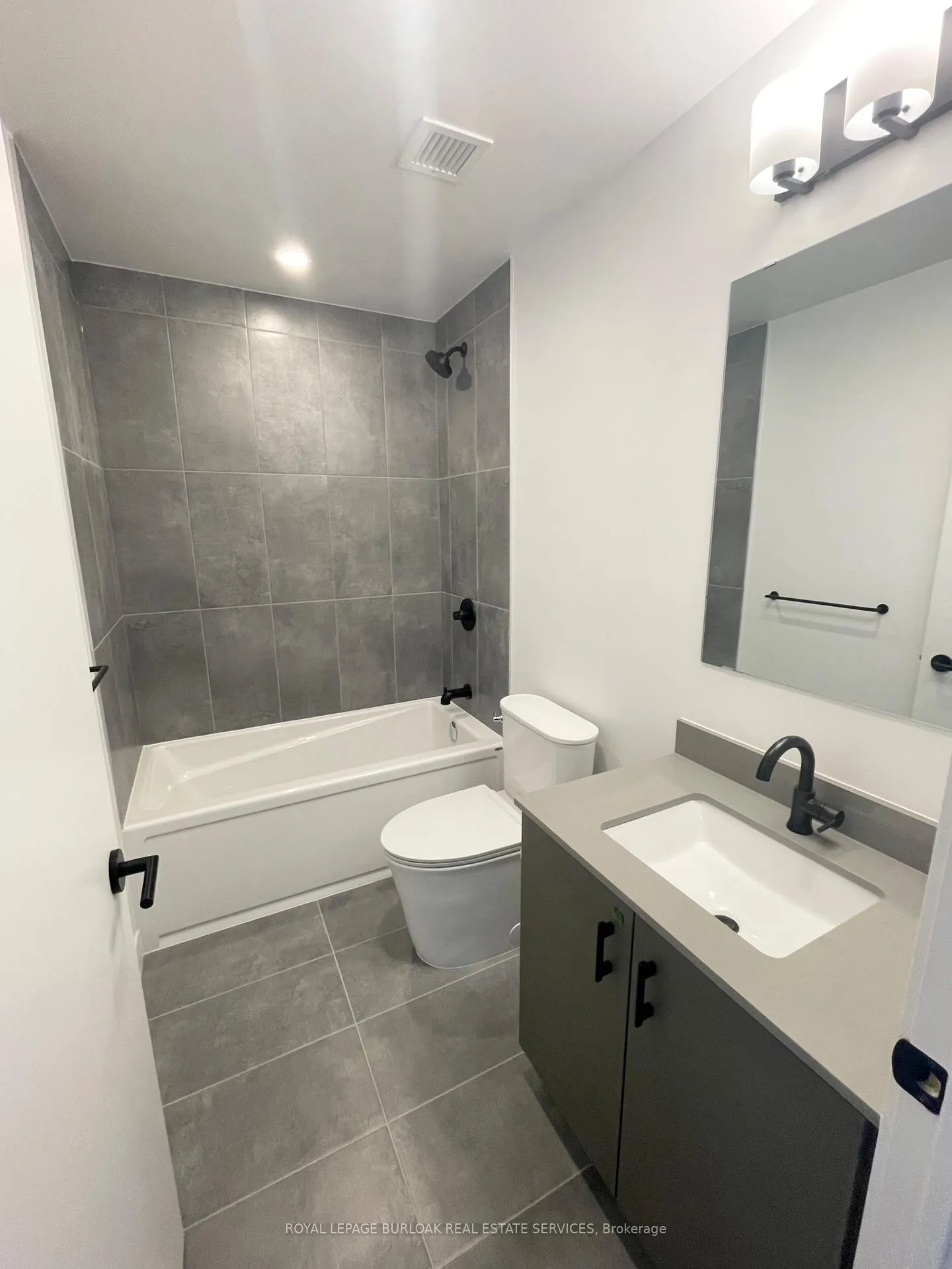 Photo 14 of Unit 126, 4878 Powers Common, Burlington, Alton — HOMEH