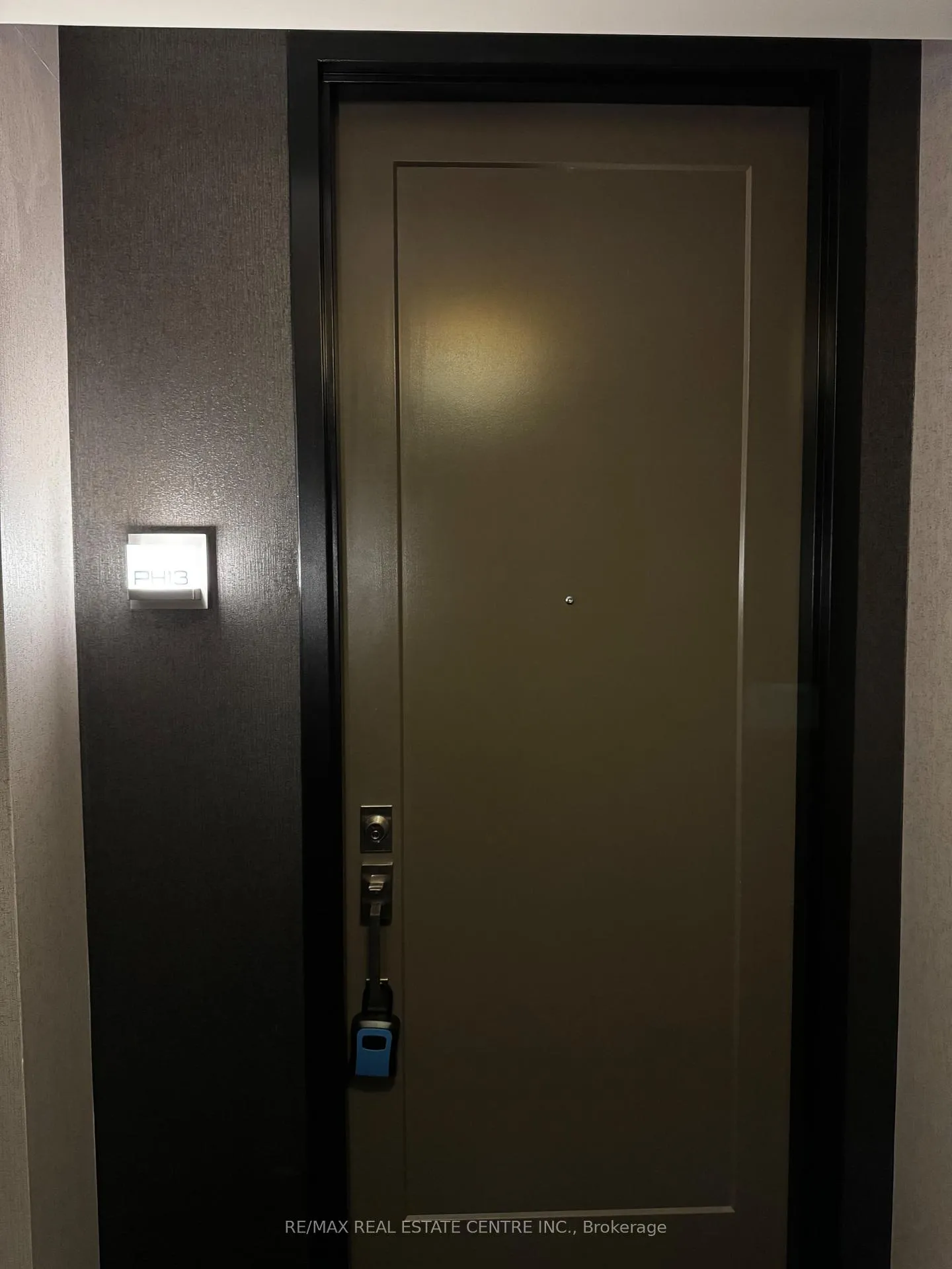Photo 2 of Unit PH13, 150 Main Street W, Hamilton, Central — HOMEH