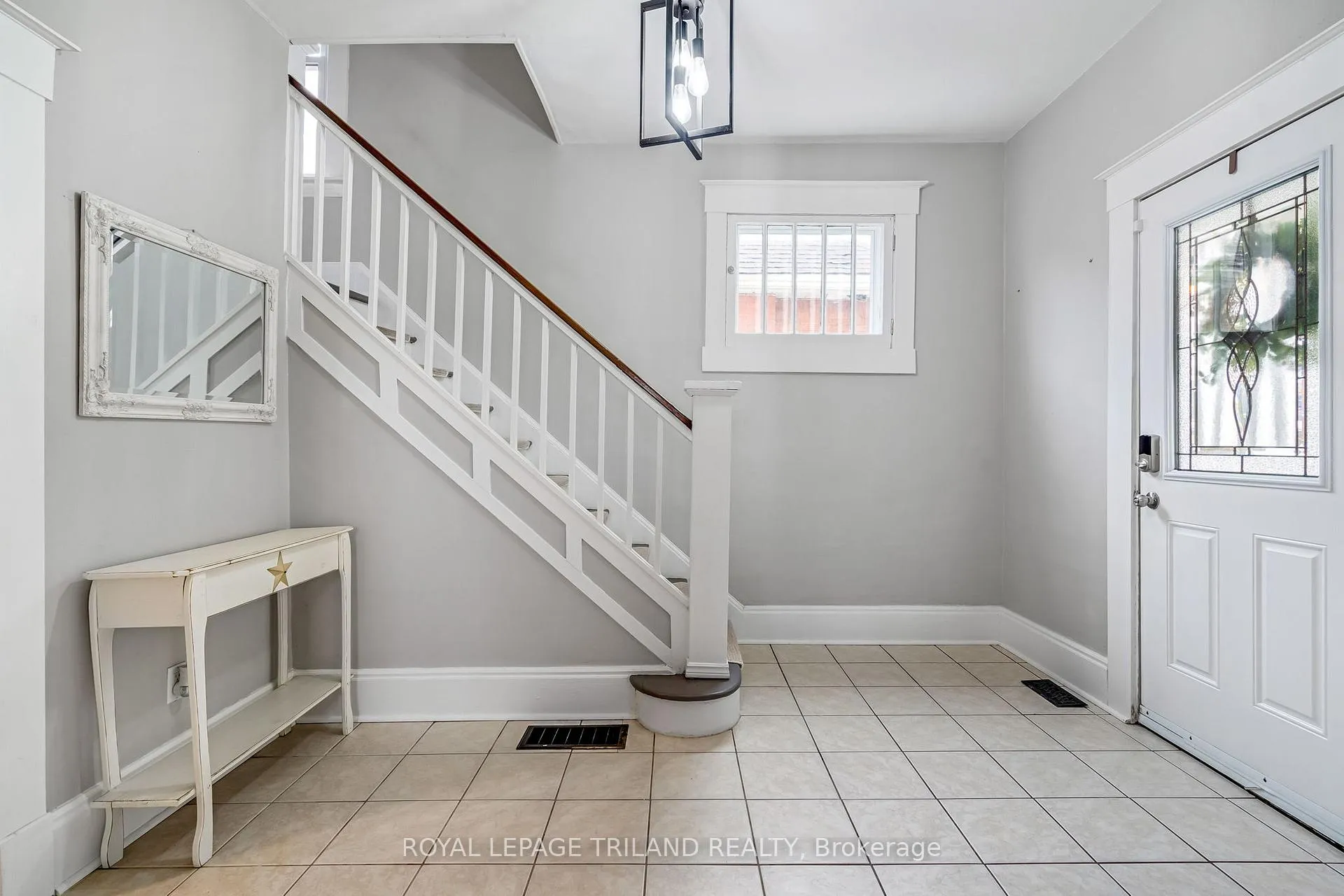 Photo 6 of 72 Walnut Street, St. Thomas — HOMEH
